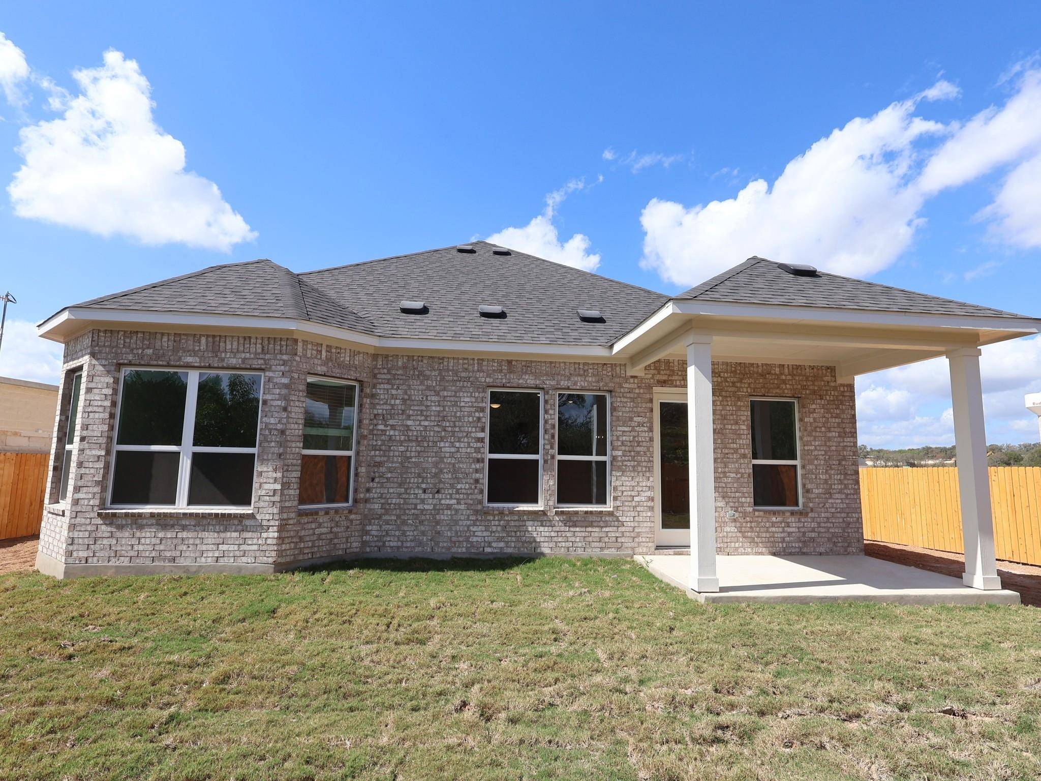 160 Champ Ave, Buda, TX 78610