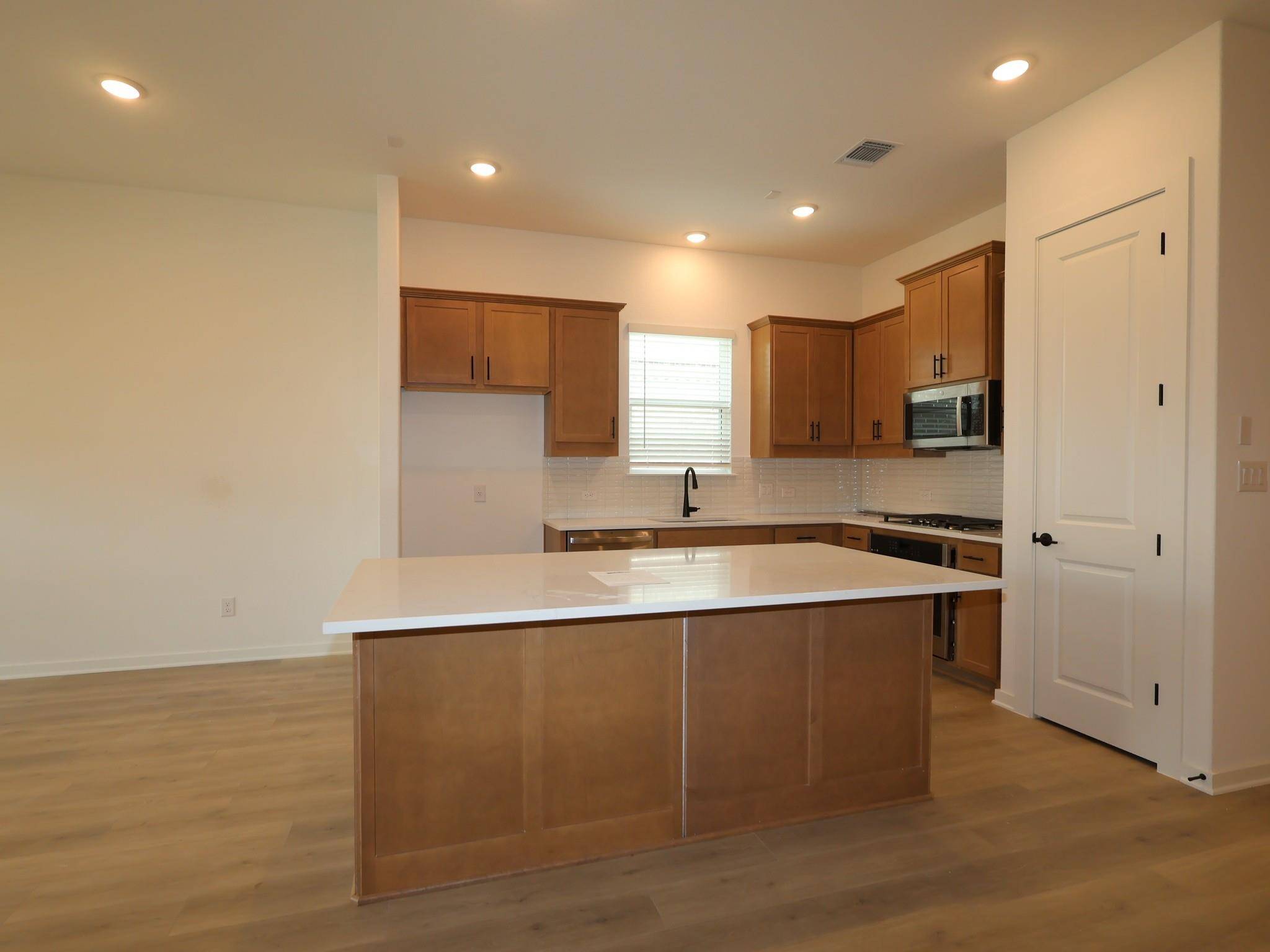 466 Bishop Wood RD, Dripping Springs, TX 78620