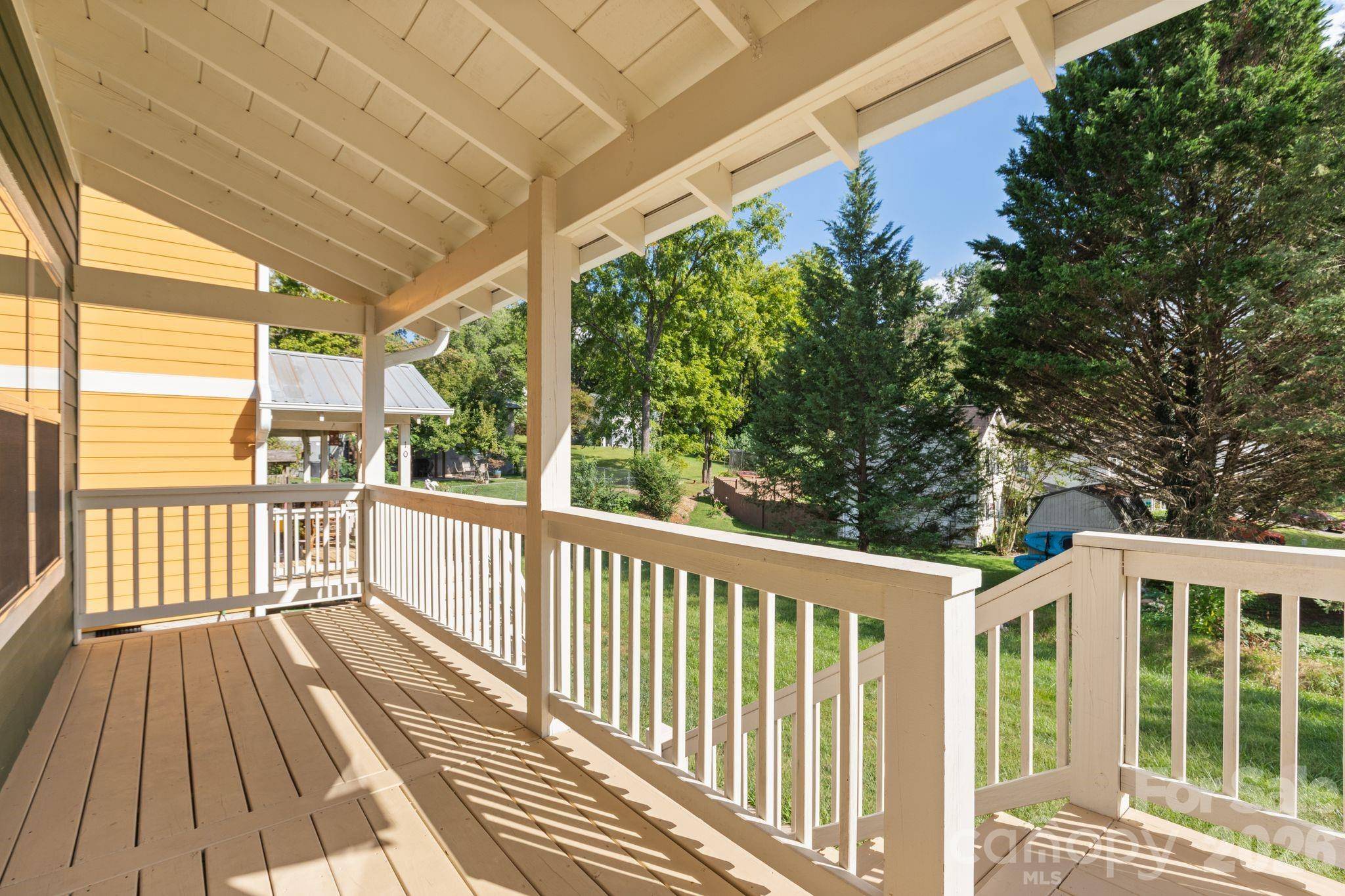 8 Cottage Cove LN, Asheville, NC 28803