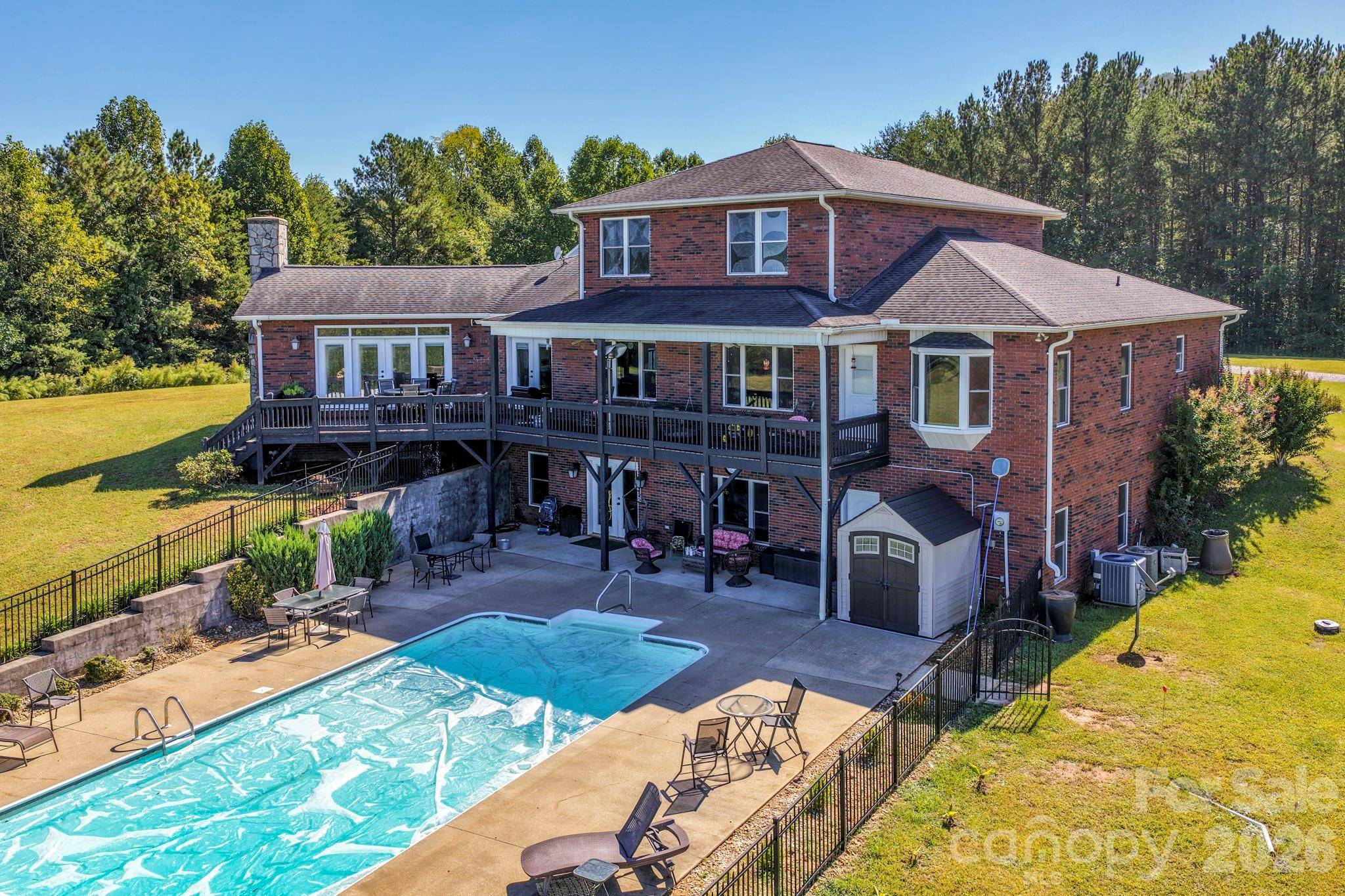 671 Mud Cut LOOP, Marion, NC 28752
