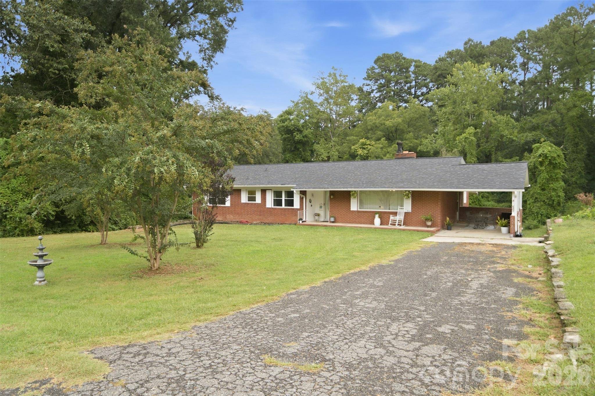 914 Springdale LN, Gastonia, NC 28052