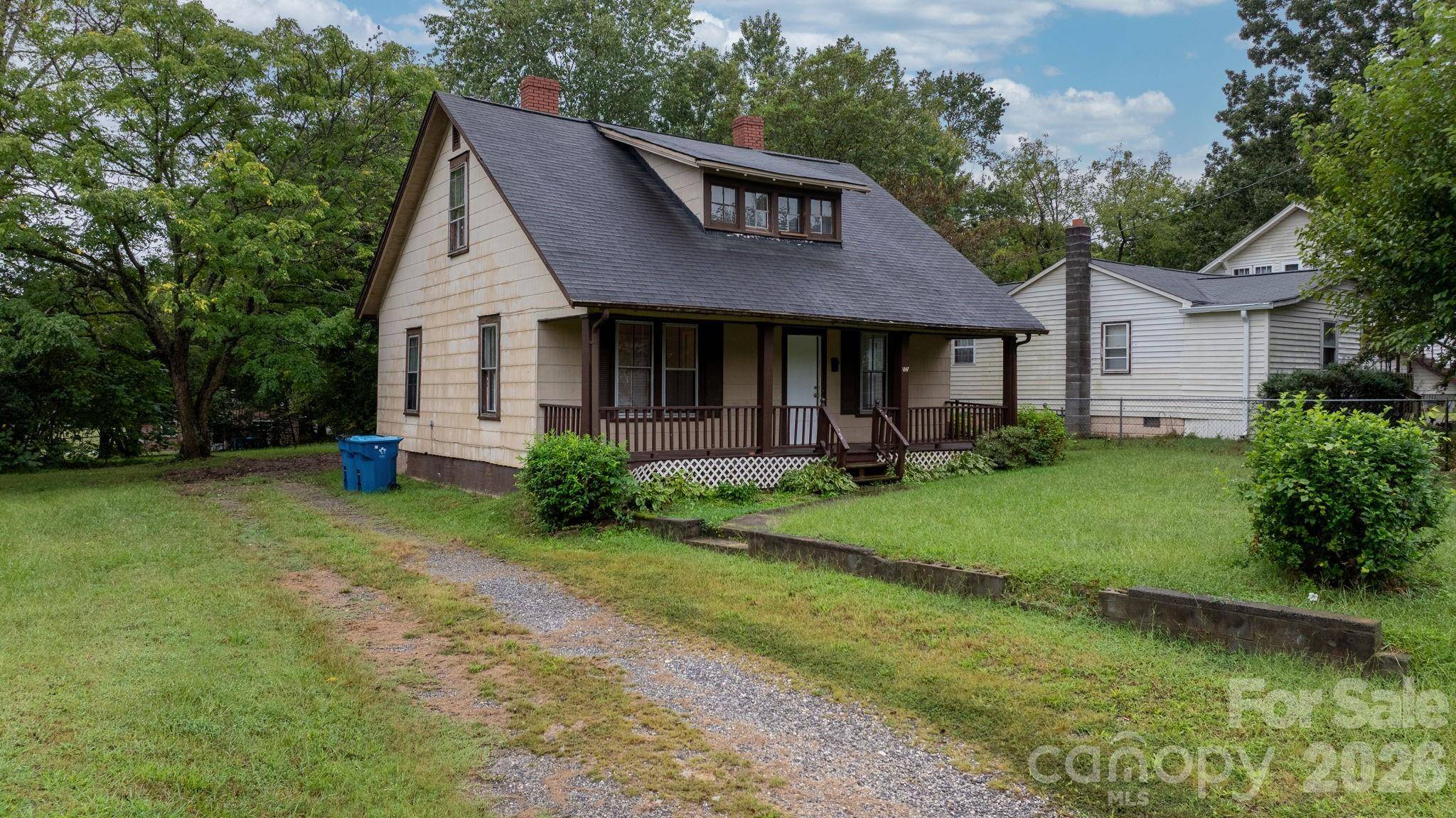 1847 2nd AVE SW, Hickory, NC 28602