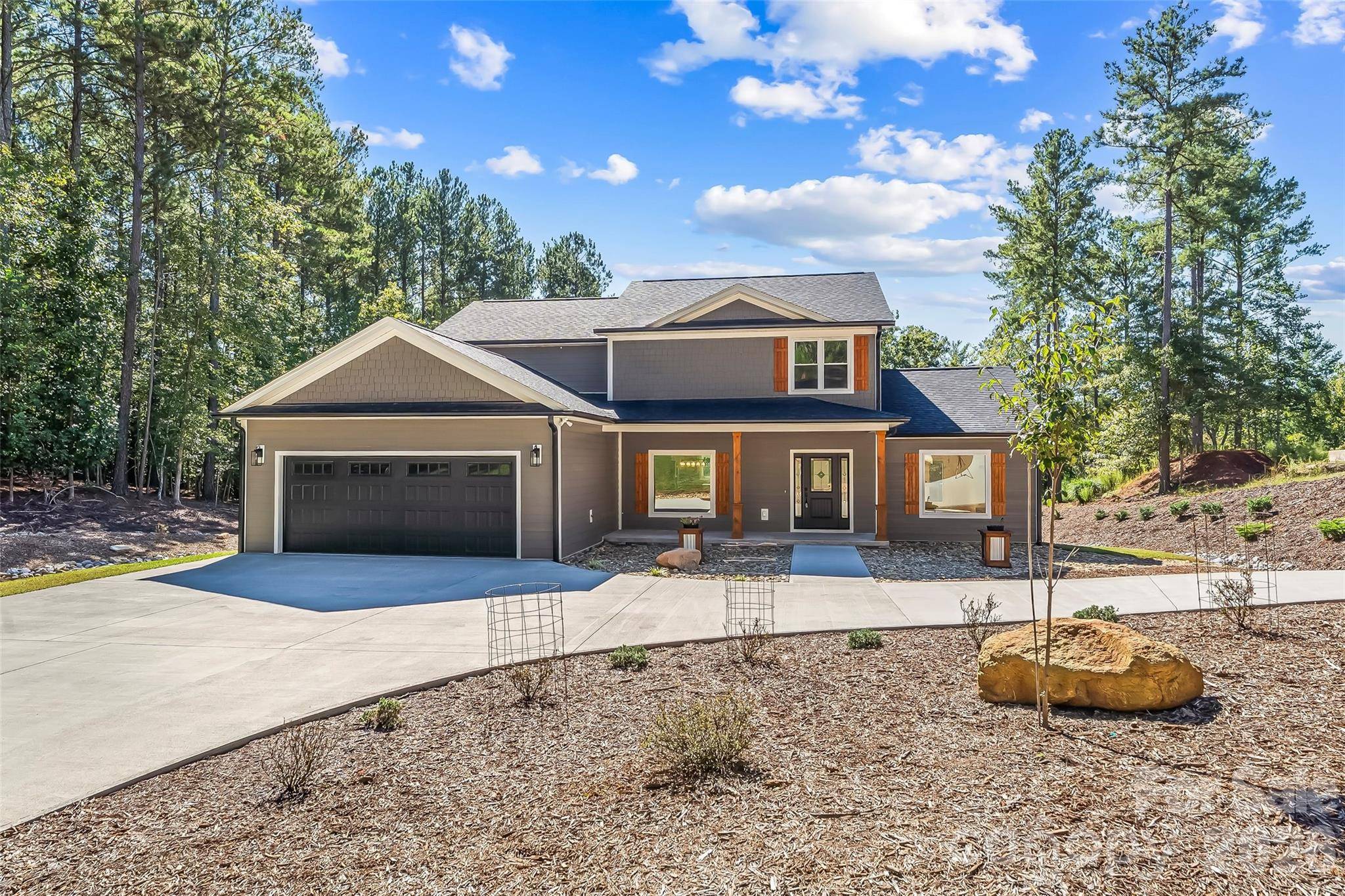 2366 W Paradise Harbor DR, Connelly Springs, NC 28612