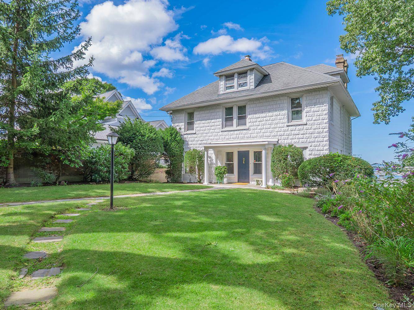40 Prospect AVE, Sea Cliff, NY 11579