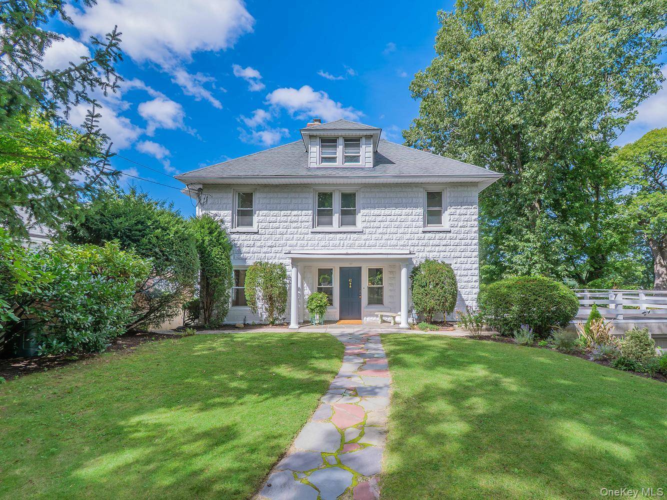 40 Prospect AVE, Sea Cliff, NY 11579