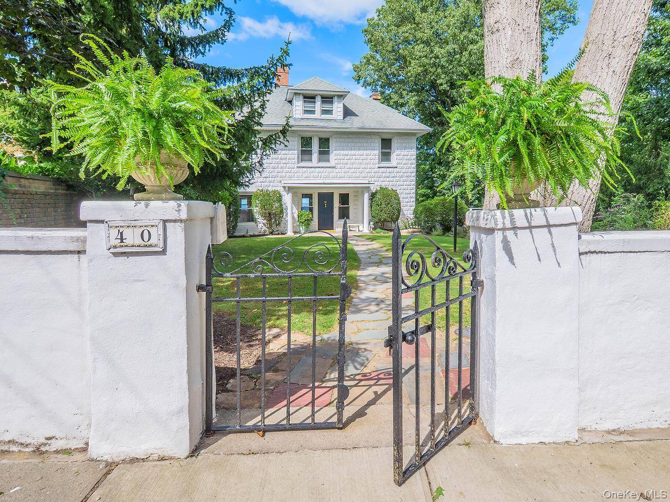 40 Prospect AVE, Sea Cliff, NY 11579