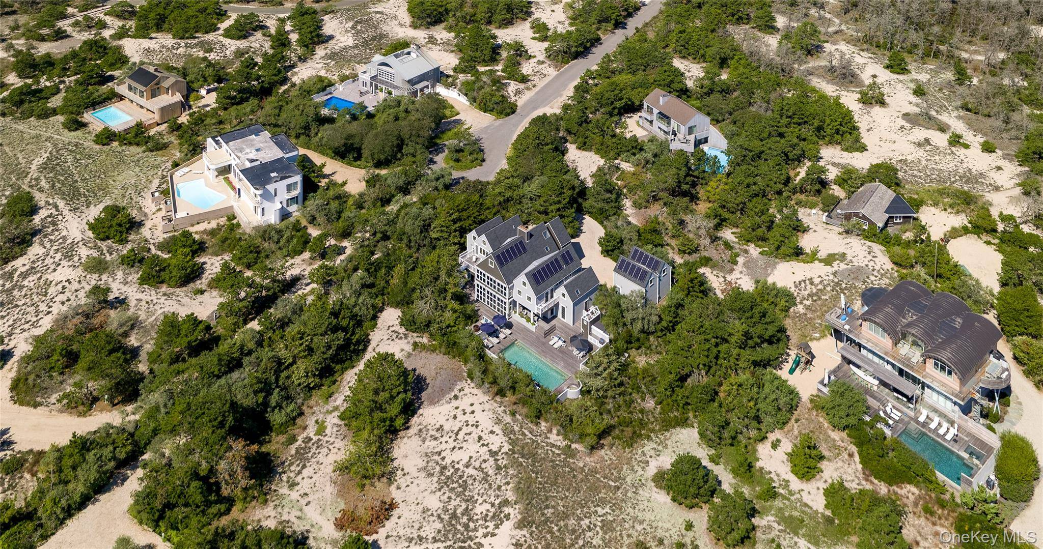 7 Mitchell Dunes LN, Amagansett, NY 11930