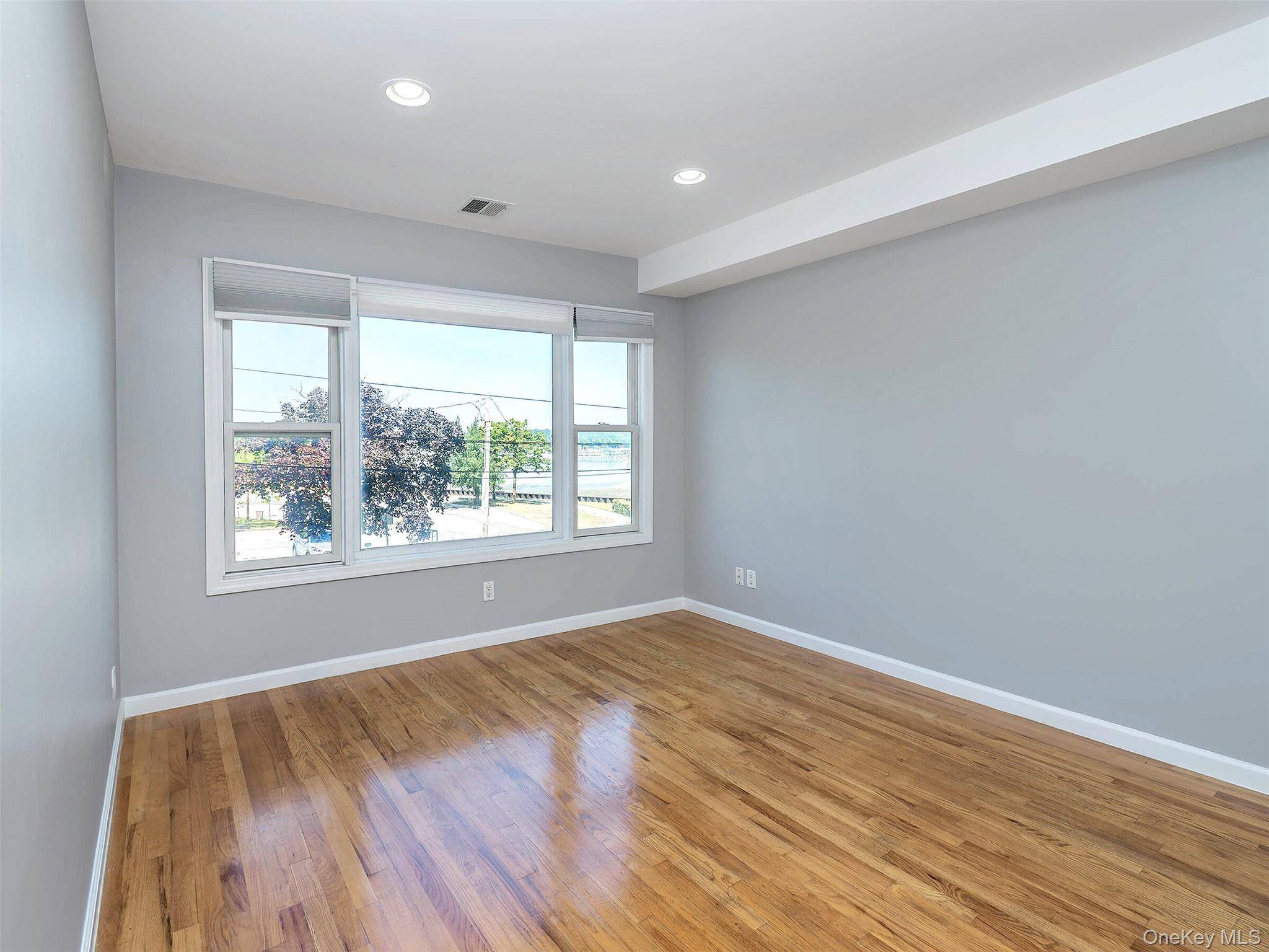 11 Shore RD ##2, Port Washington, NY 11050
