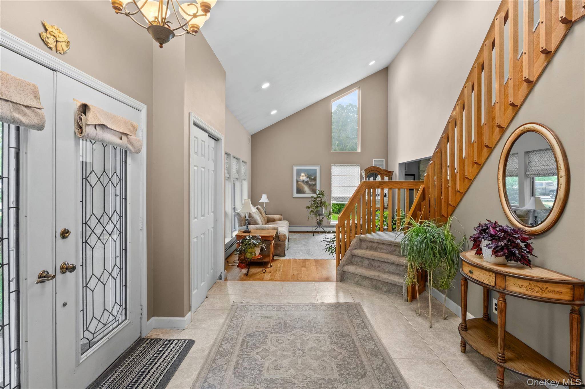 46 Golf Club CIR, Manorville, NY 11949