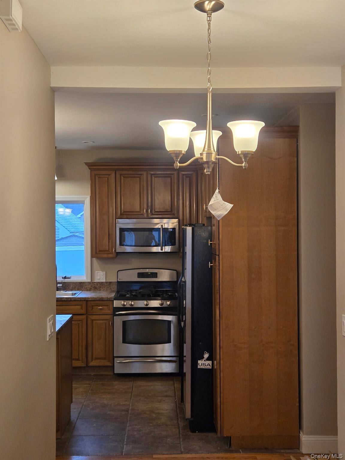16 Babylon DR, Sound Beach, NY 11789