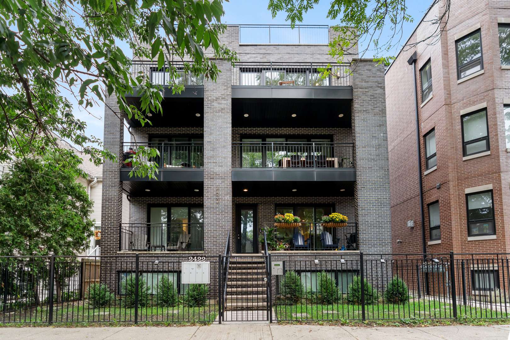 2422 W Lyndale ST #3, Chicago, IL 60647