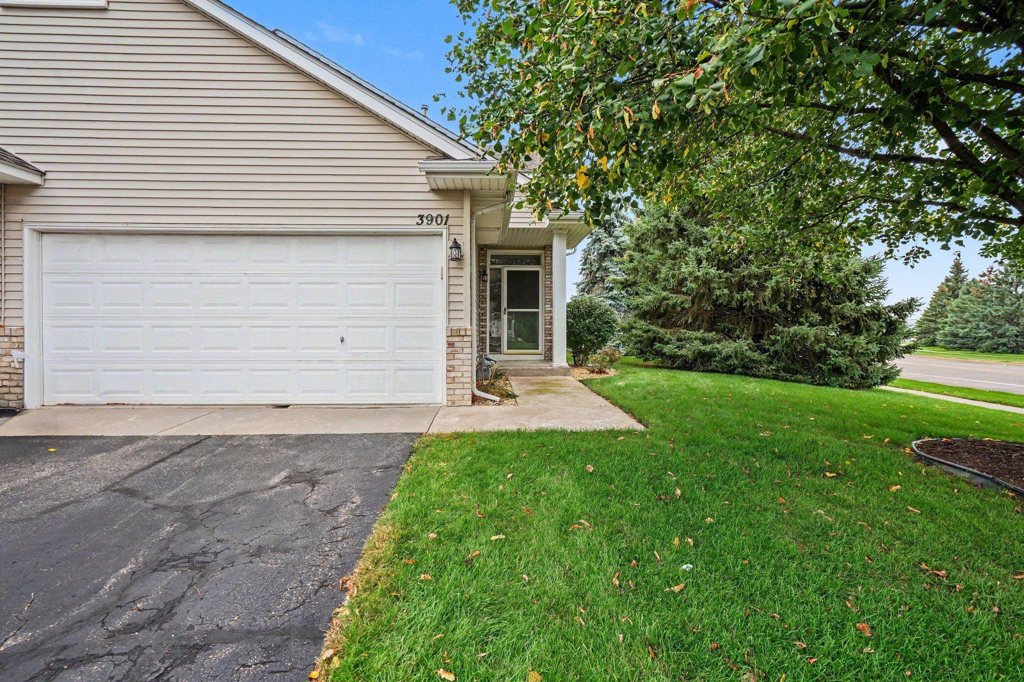 3901 124th CIR NW, Coon Rapids, MN 55433