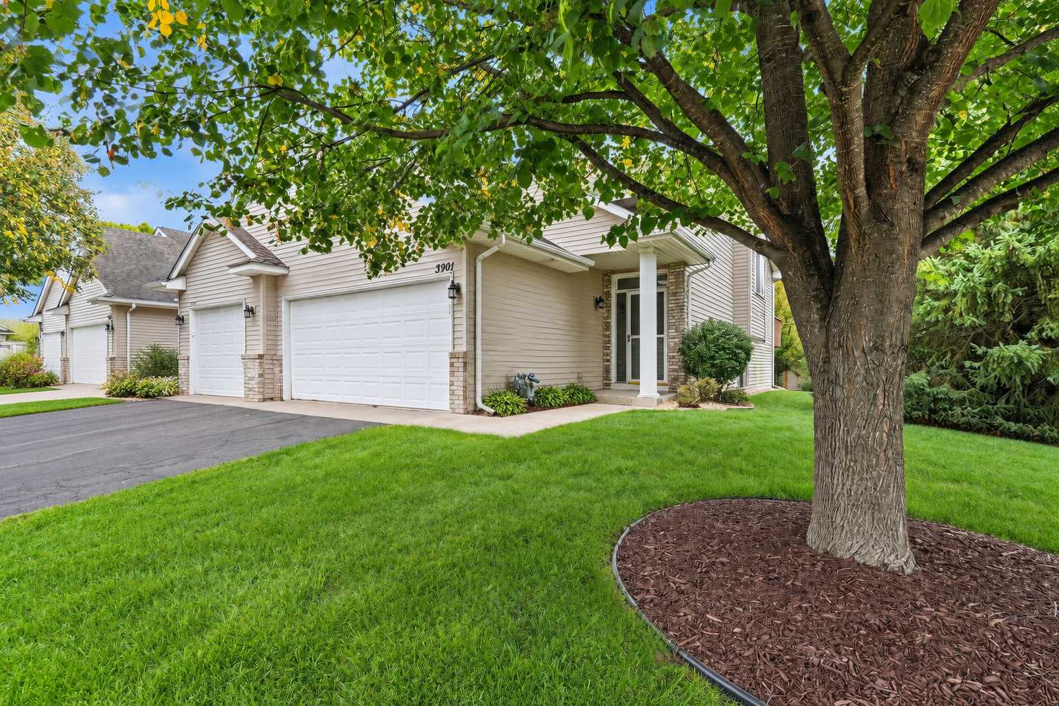 3901 124th CIR NW, Coon Rapids, MN 55433