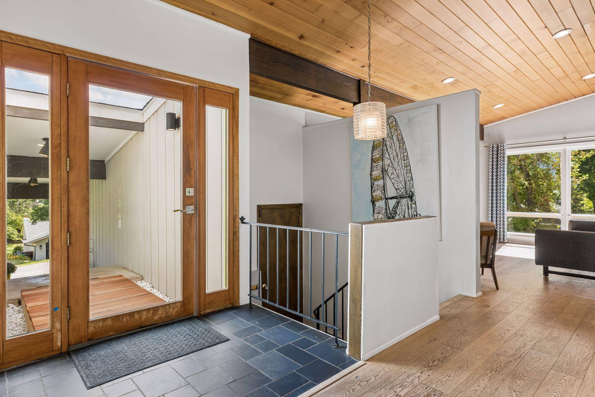 4734 Coventry RD E, Minnetonka, MN 55345