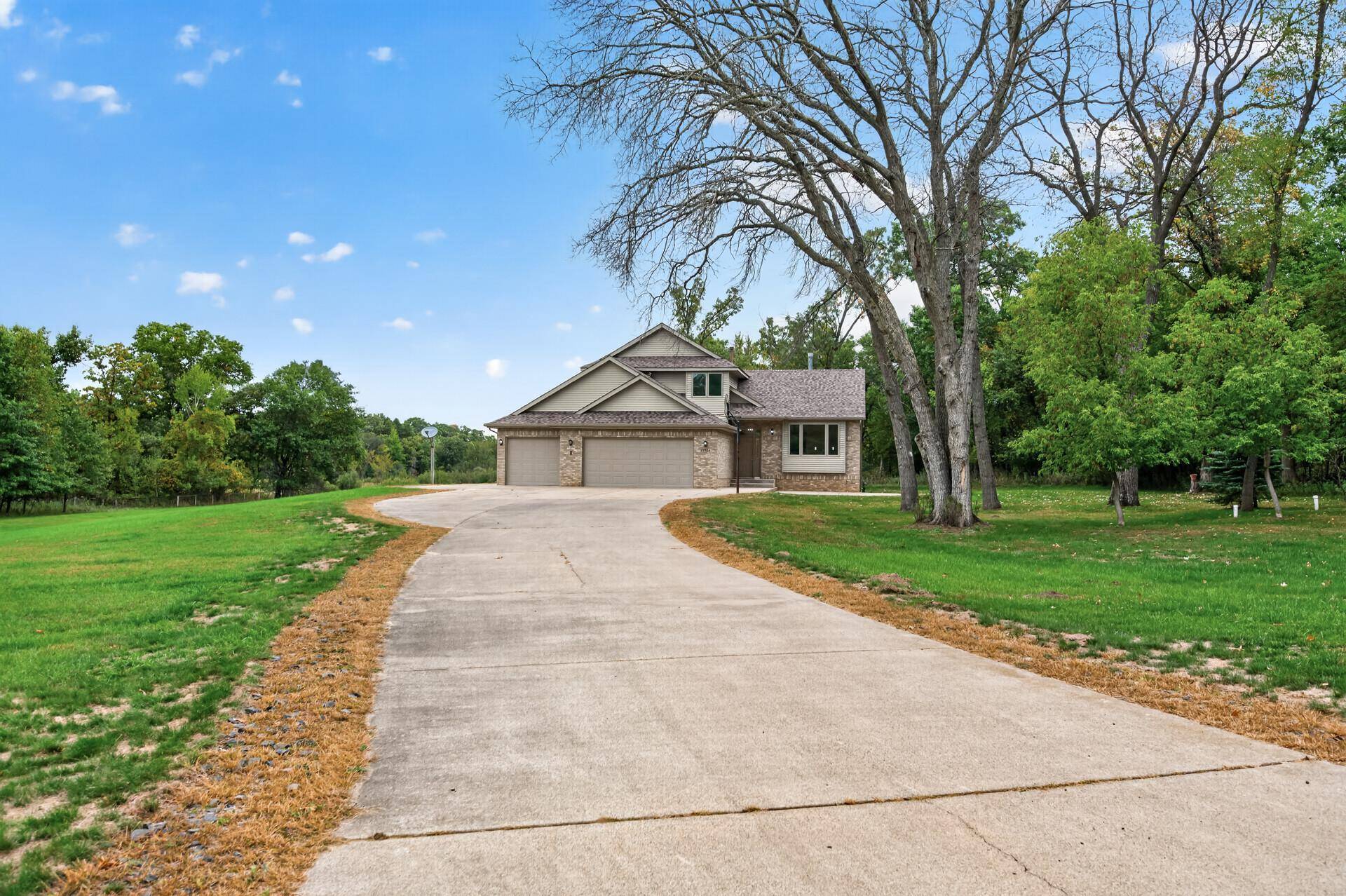 20964 Beaver Dam CT NE, East Bethel, MN 55011