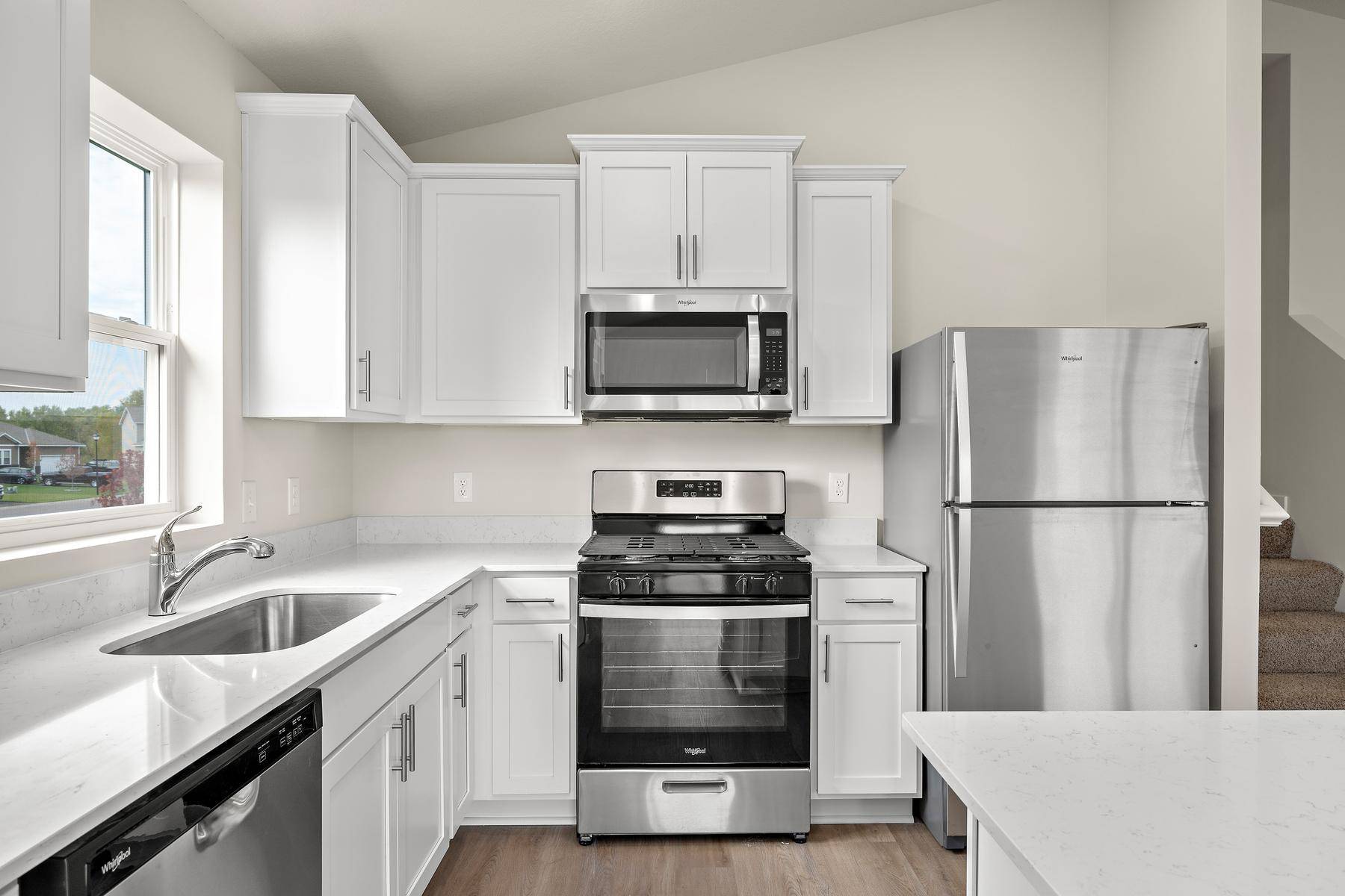 604 Redwood LOOP N, Cambridge, MN 55008