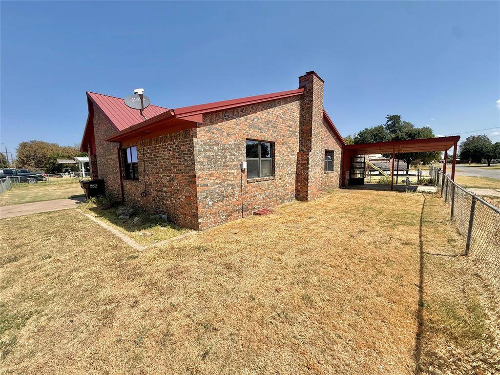 134 S Grand AVE, Martha, OK 73556