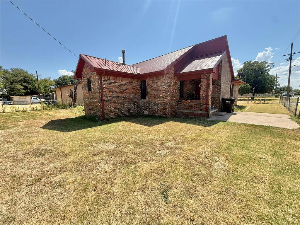 134 S Grand AVE, Martha, OK 73556