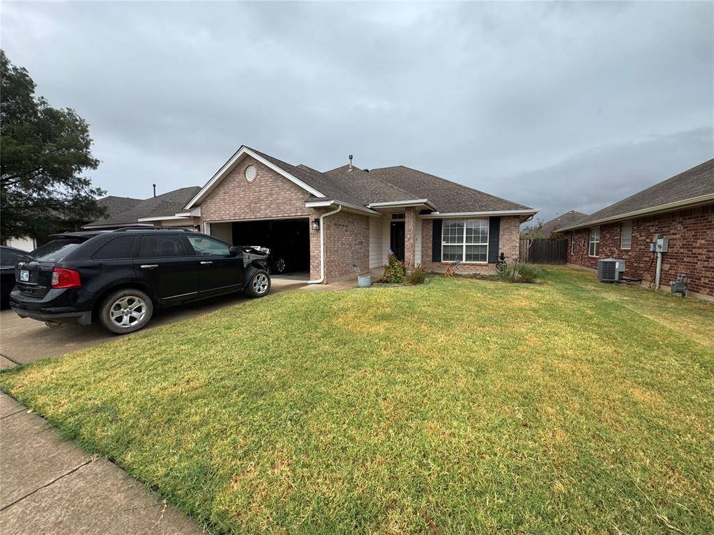 11009 SW 8th ST, Yukon, OK 73099