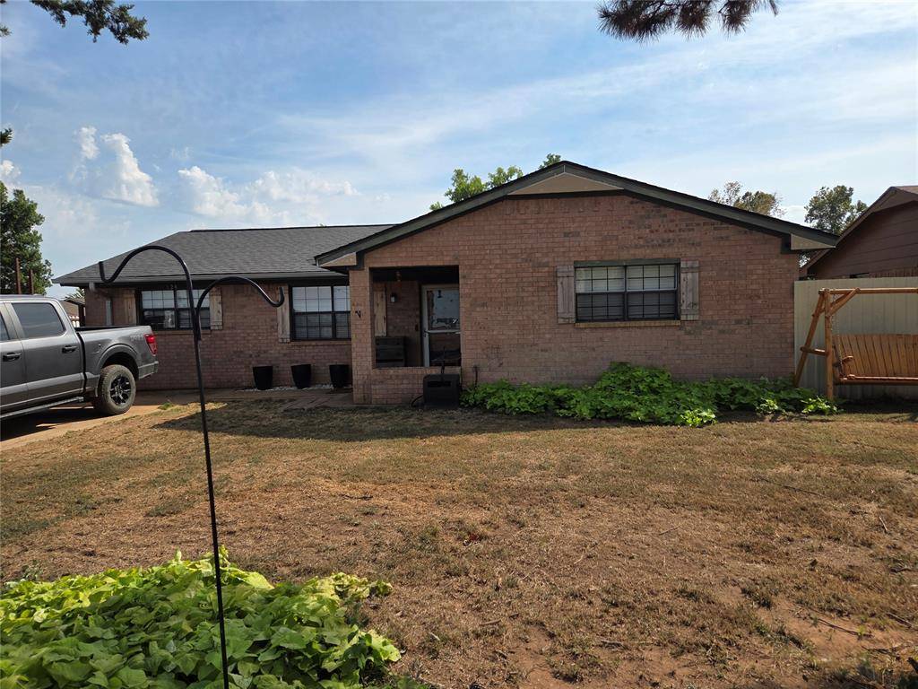 124 E Gardner ST, Pauls Valley, OK 73075