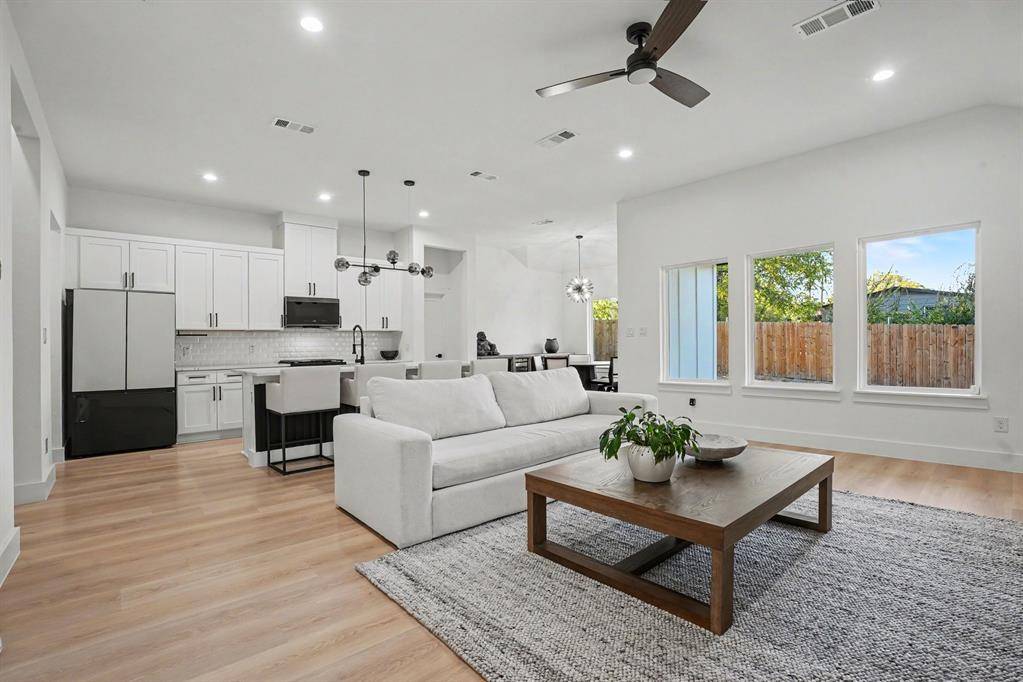2443 Naoma Street, Dallas, TX 75241