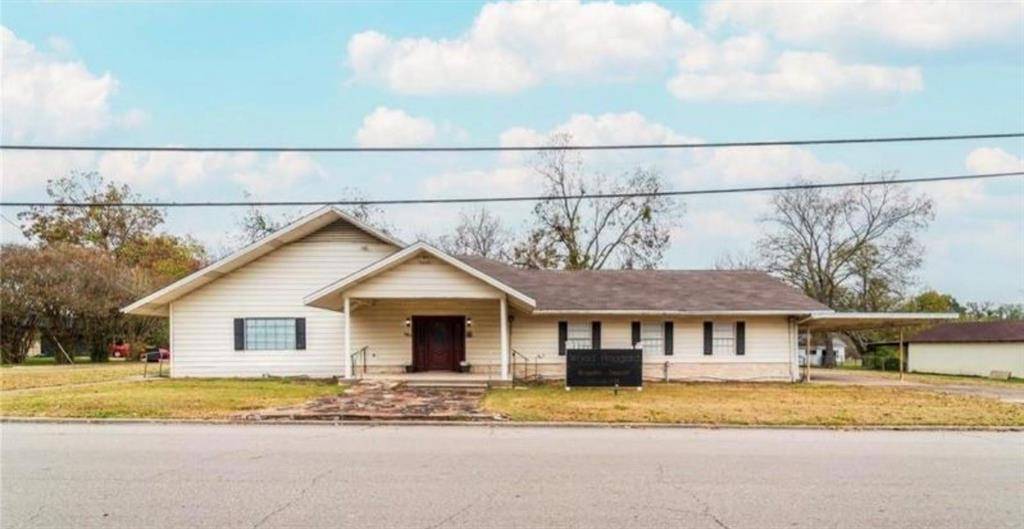 508 Monroe Street, Deport, TX 75435