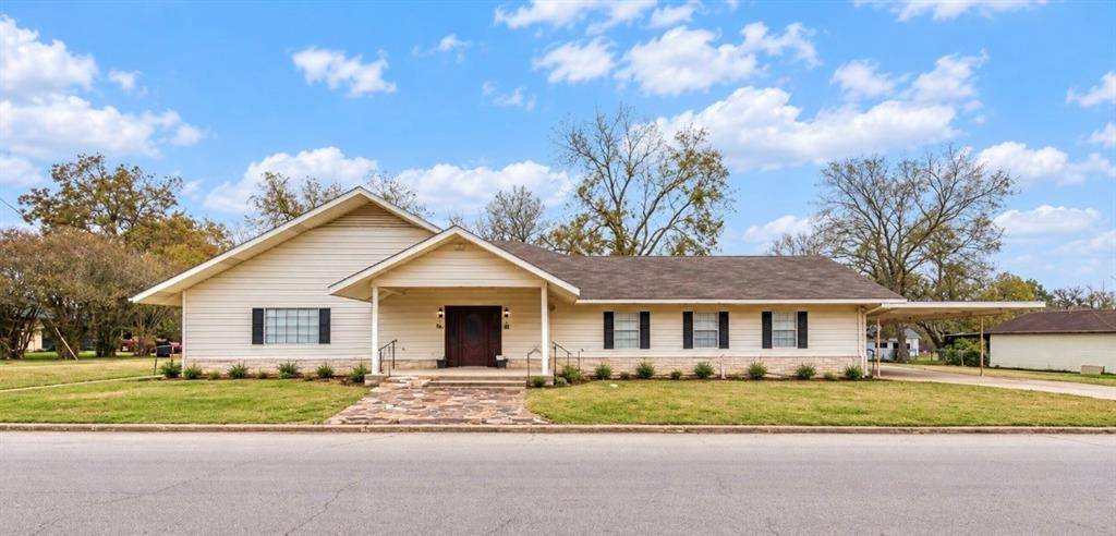 508 Monroe Street, Deport, TX 75435