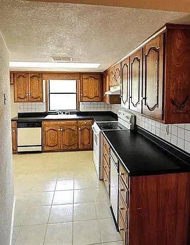 910 N lydia Street, Stephenville, TX 76401
