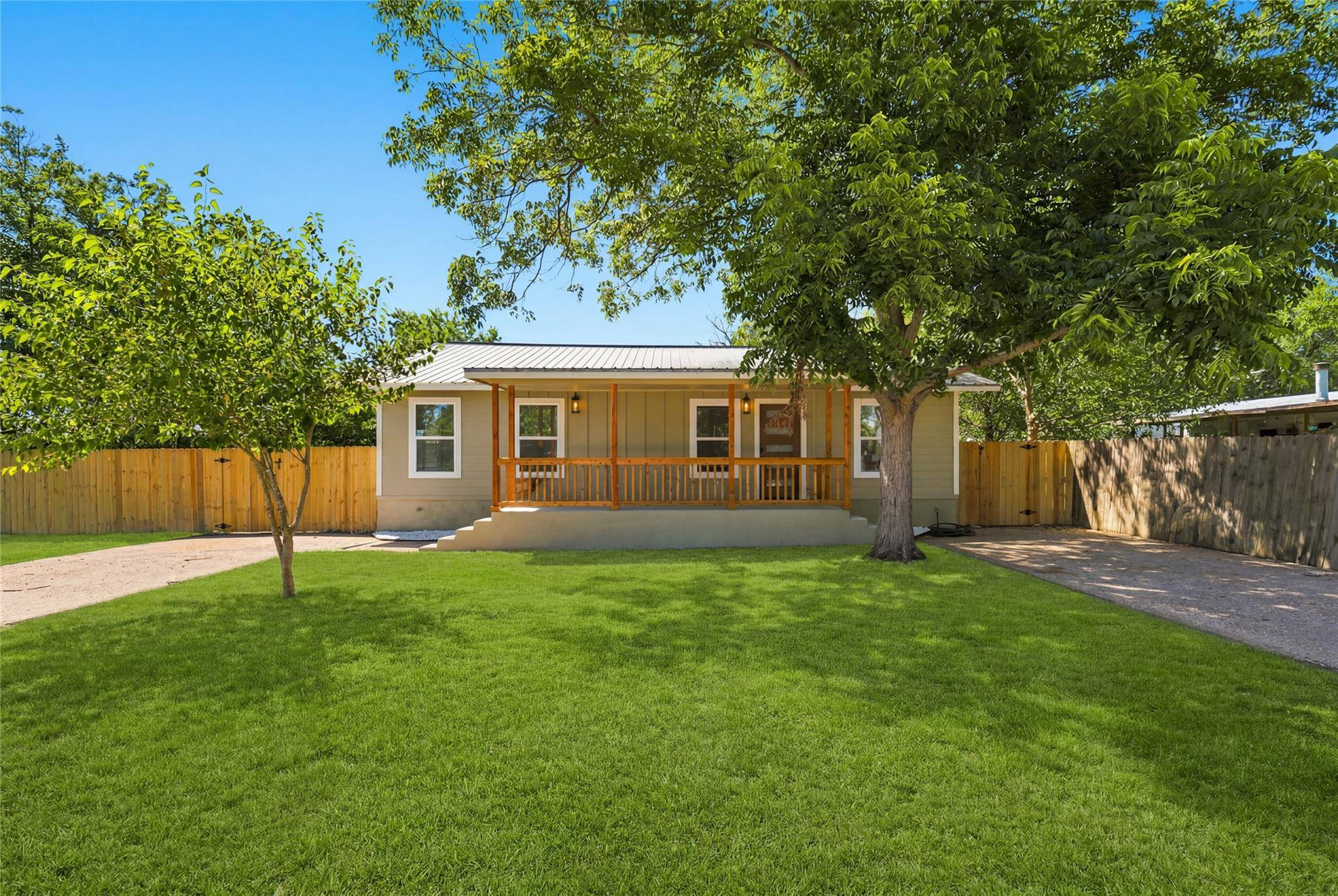 125 Discovery LN, San Marcos, TX 78666