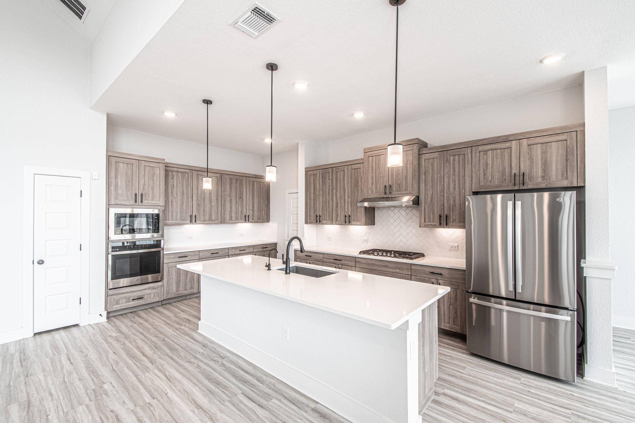 822 Wild Pecan LOOP, Buda, TX 78610