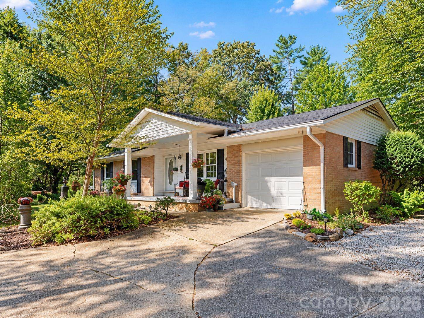 51 Parkview DR, Brevard, NC 28712