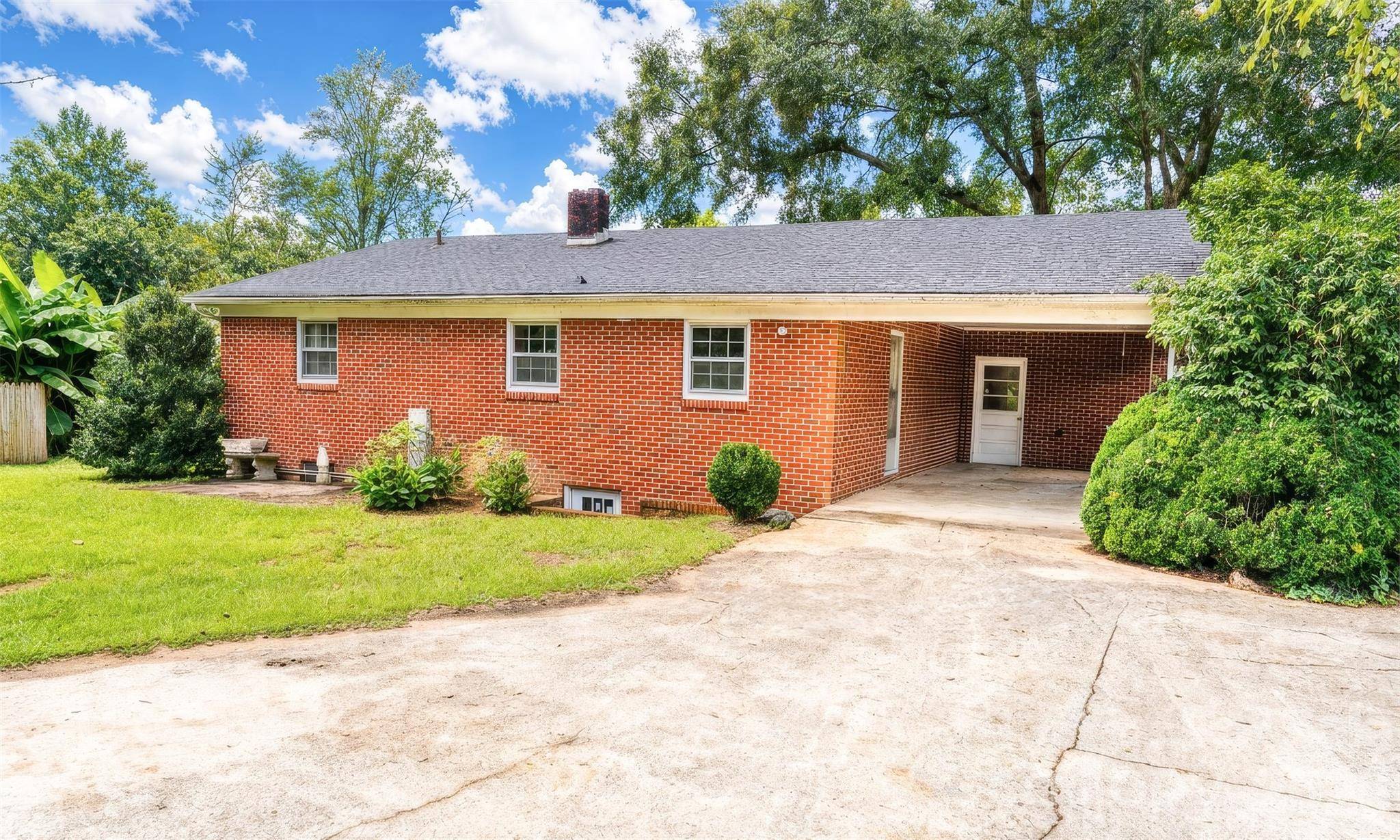 1167 Piedmont RD, Morganton, NC 28655