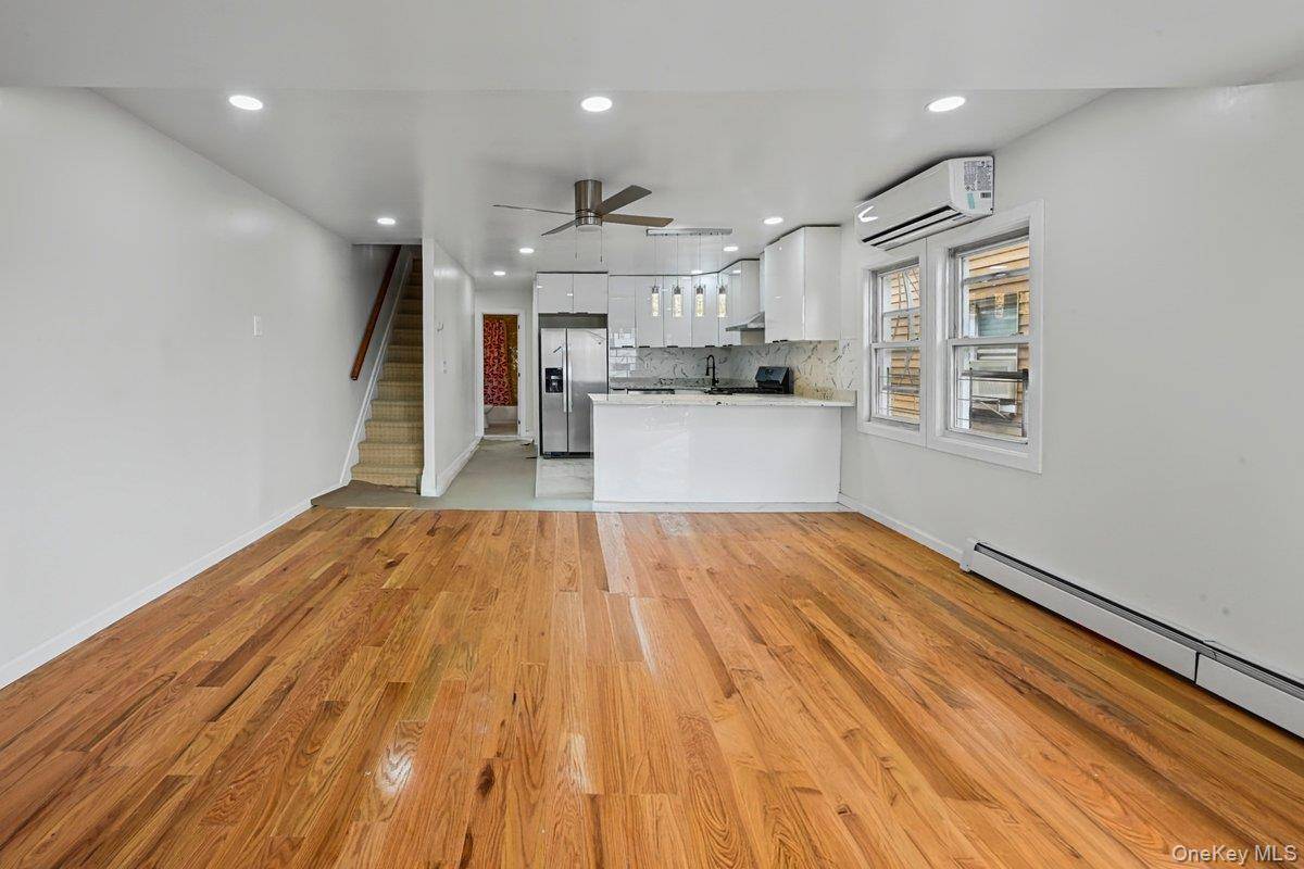 5433 44th ST, Maspeth, NY 11378