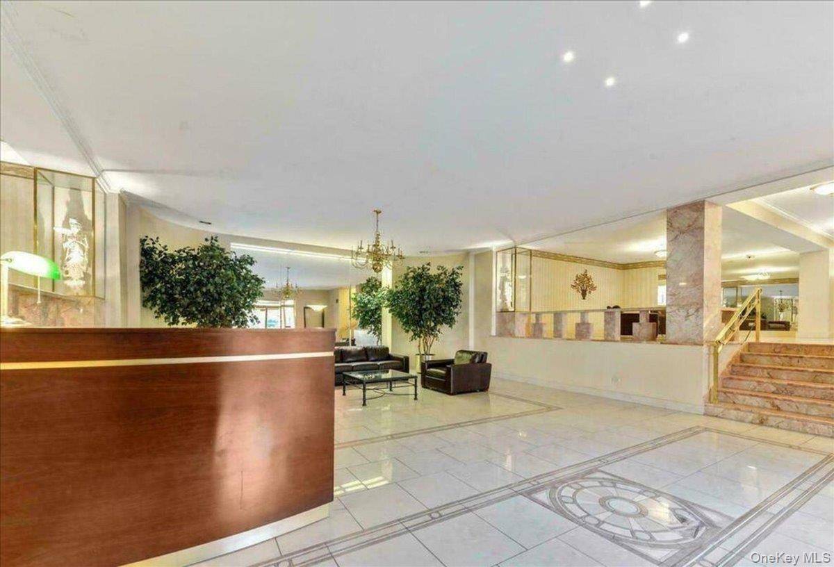 68-61 Yellowstone BLVD #412, Forest Hills, NY 11375