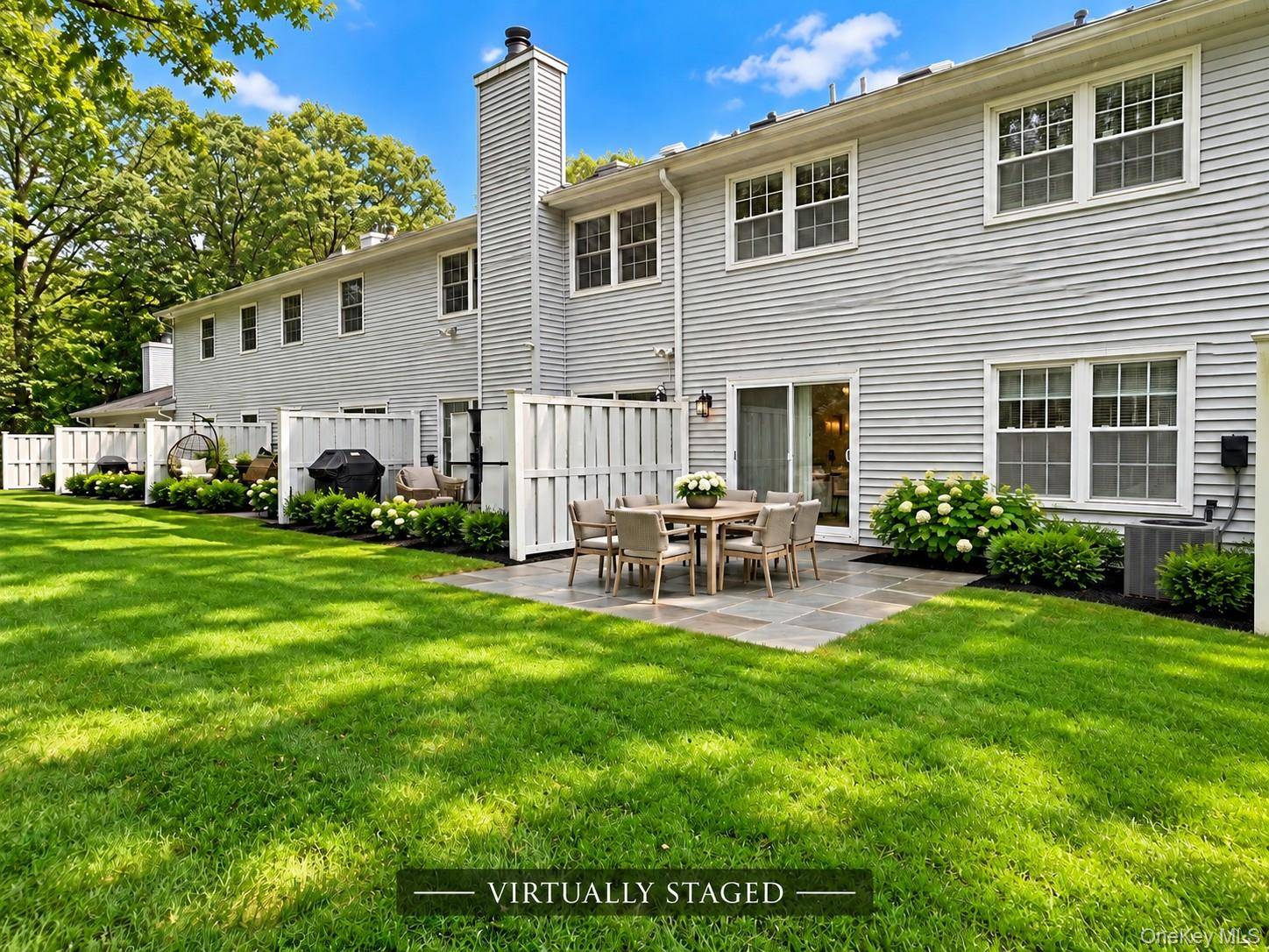 305 Sara CIR, Port Jefferson Station, NY 11776