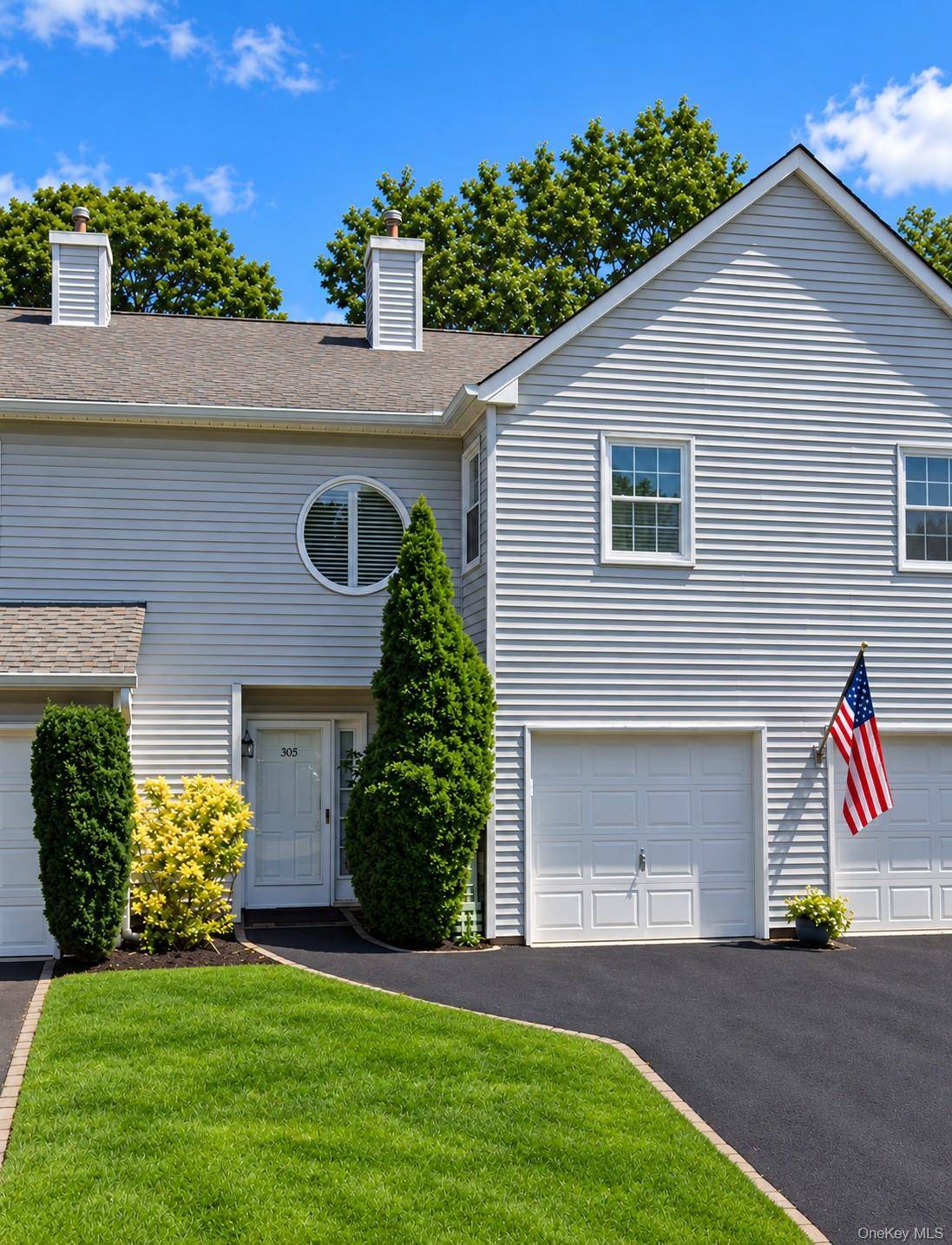 305 Sara CIR, Port Jefferson Station, NY 11776