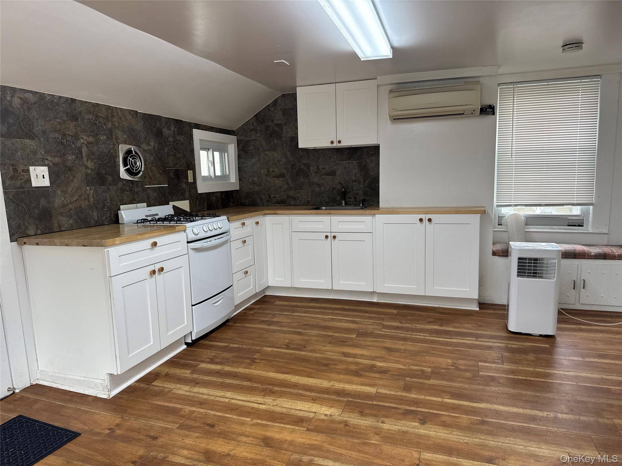 34 Hoffman ST #3, Poughkeepsie, NY 12601