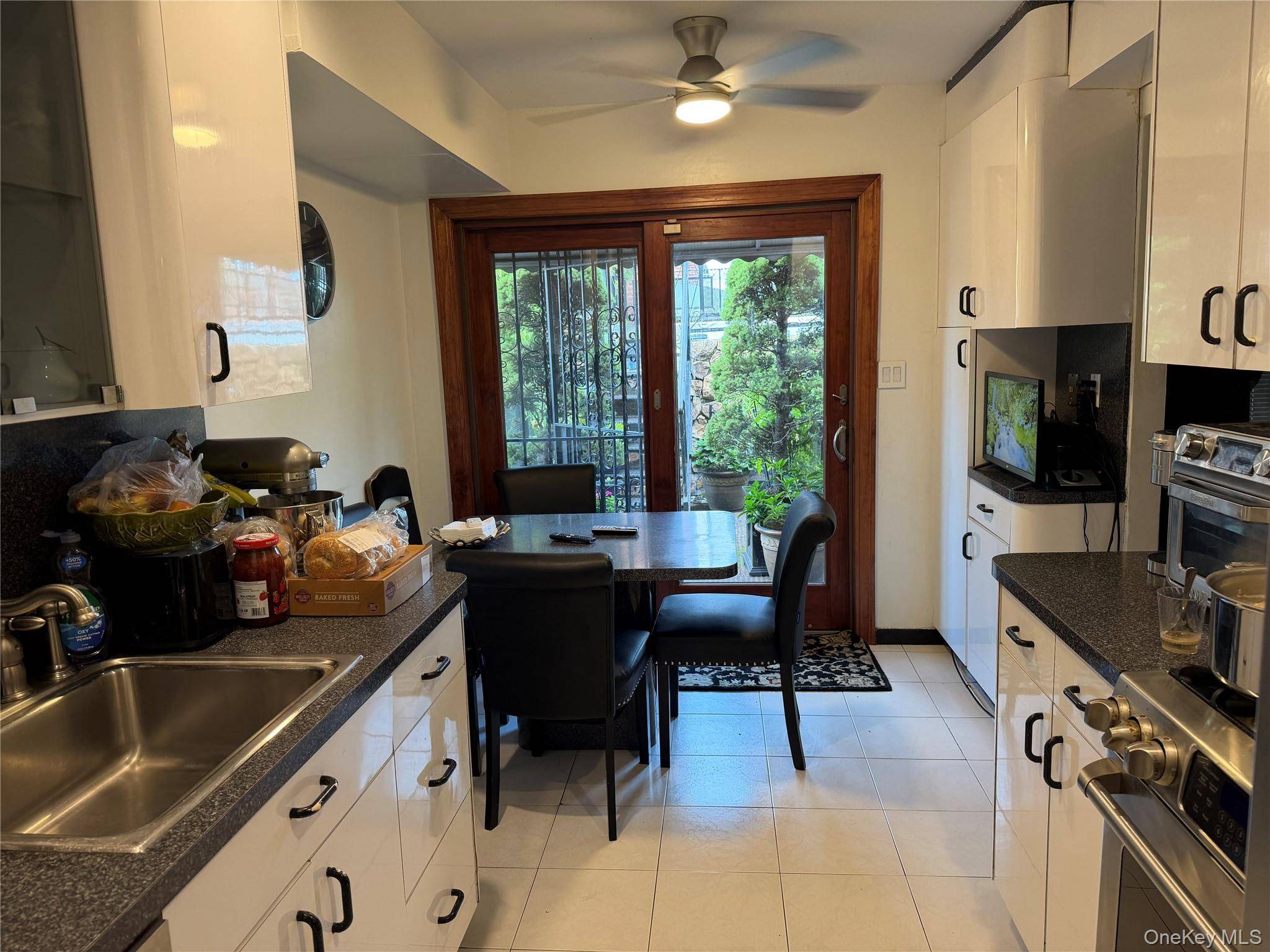 77-21 31st AVE, East Elmhurst, NY 11370