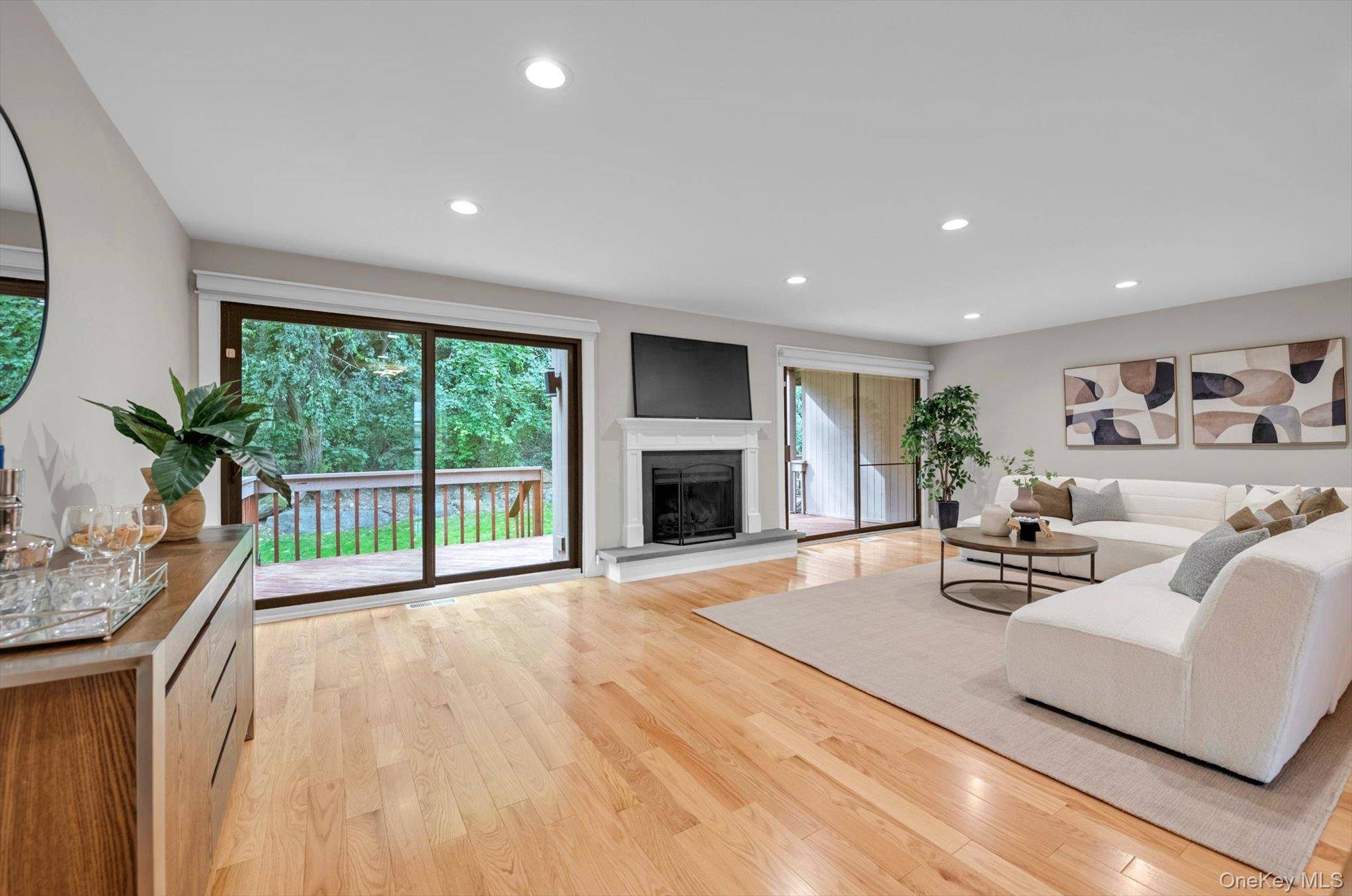 8 John Bean CT, Port Washington, NY 11050