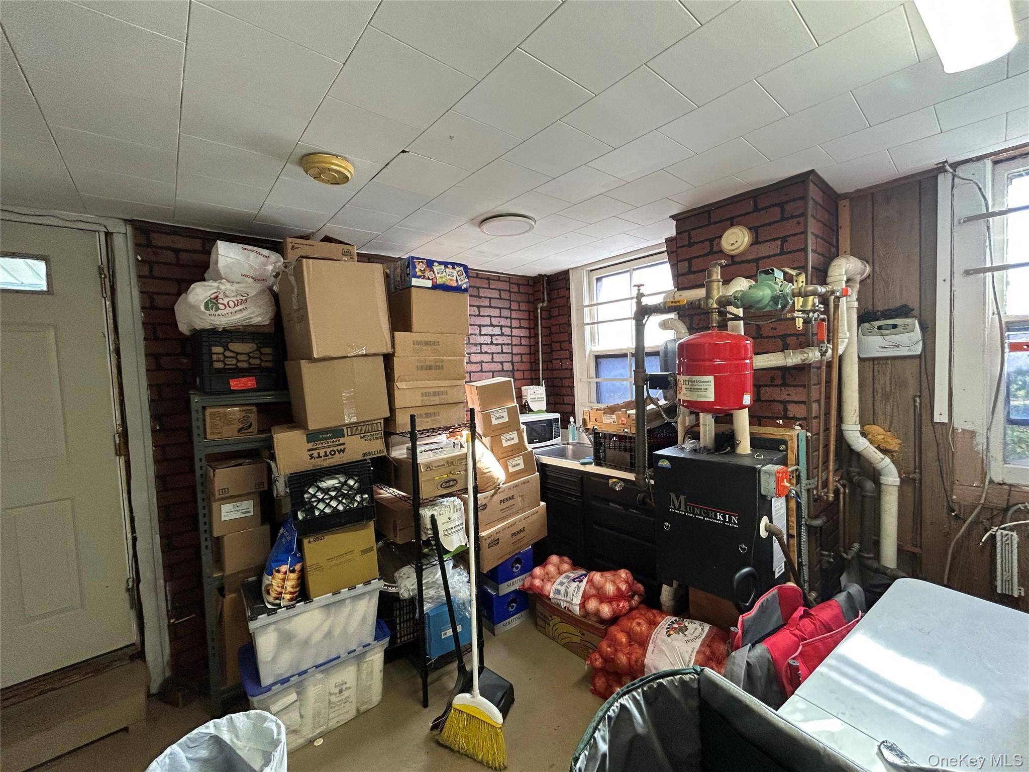 34 Hoffman ST #1, Poughkeepsie, NY 12601