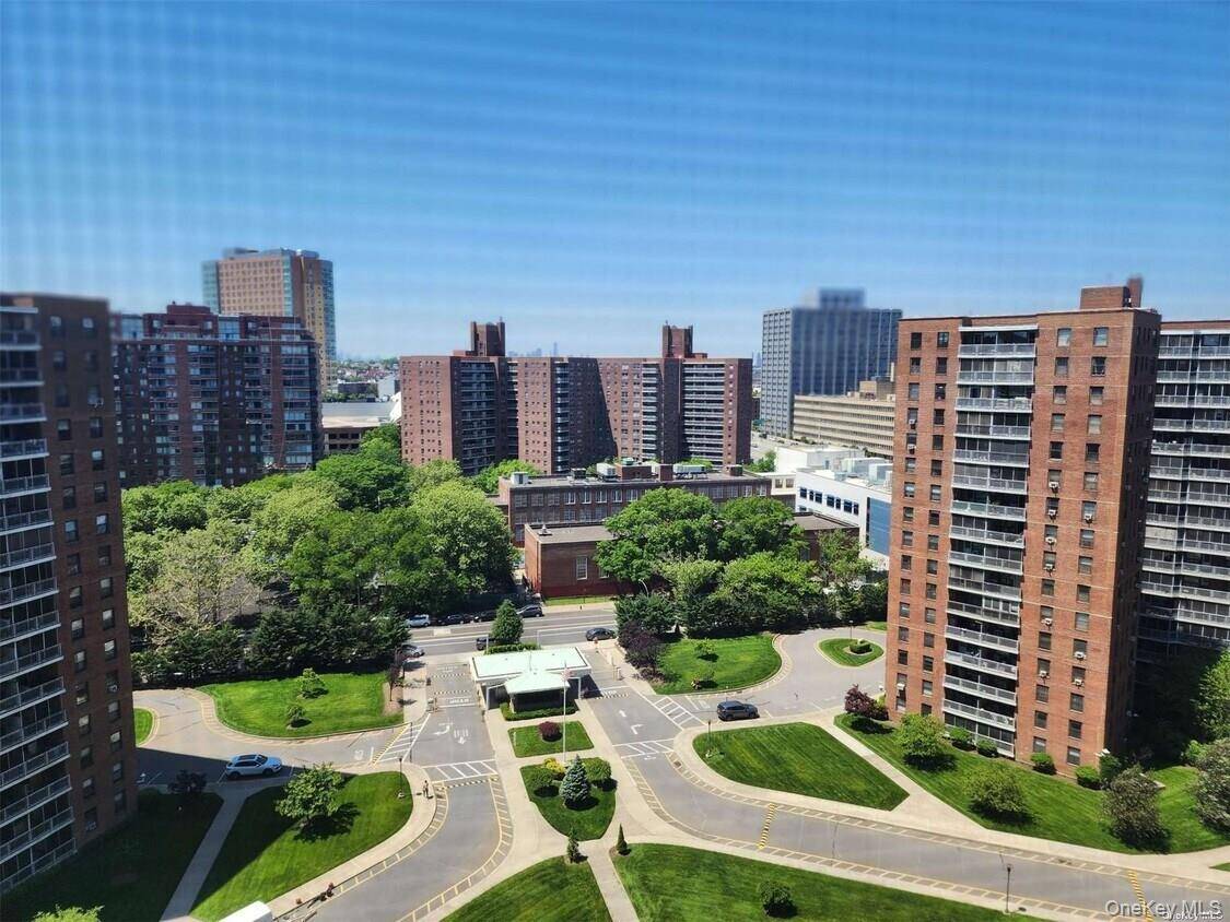 61-35 98th ST #16L, Rego Park, NY 11374