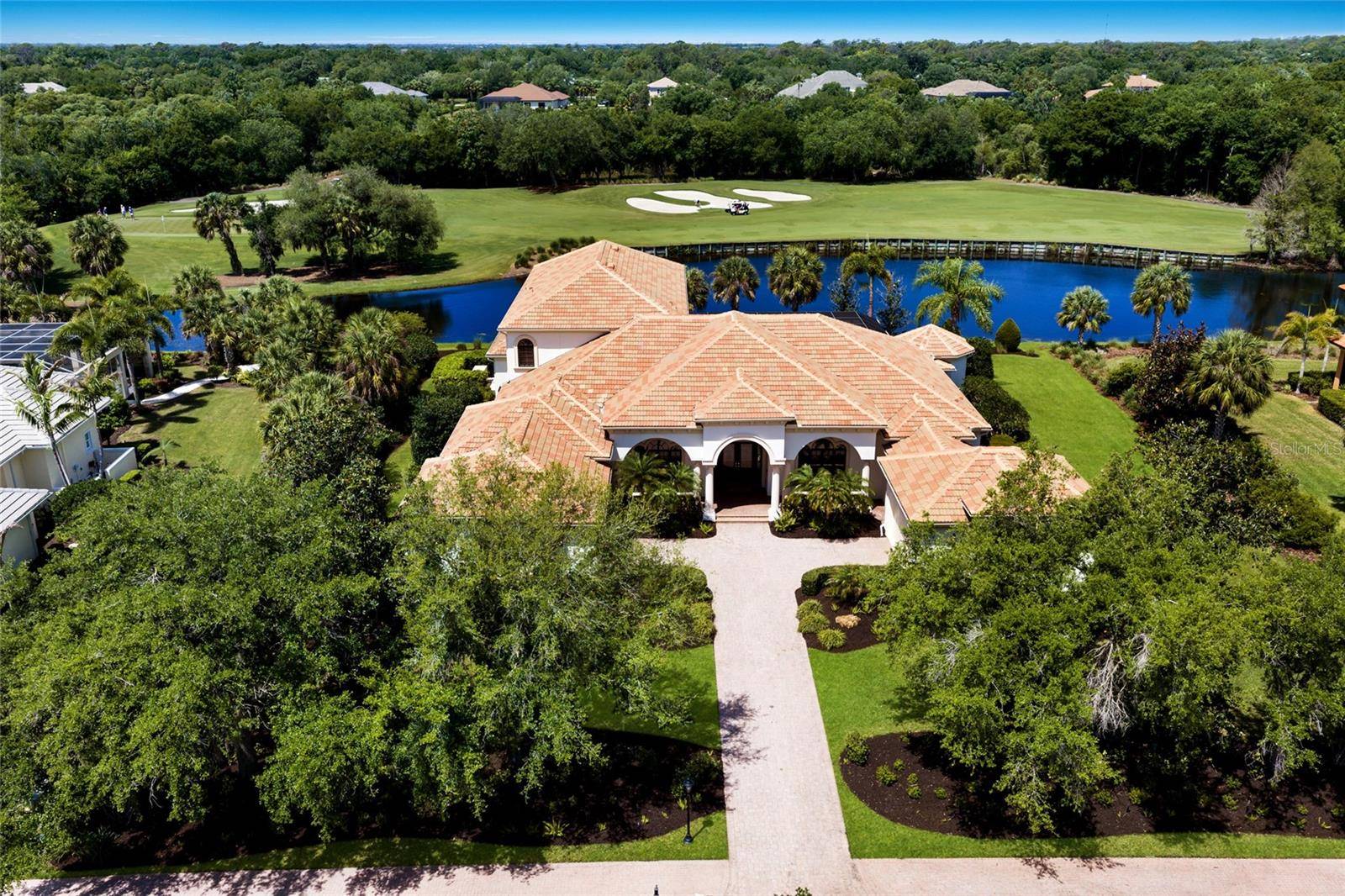 3809 FOUNDERS CLUB DR, Sarasota, FL 34240