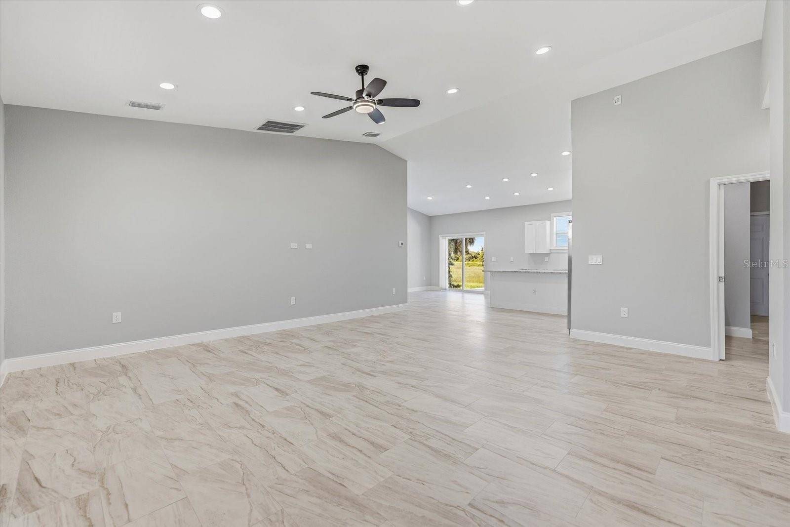 26 COXSWAIN DR, Placida, FL 33946