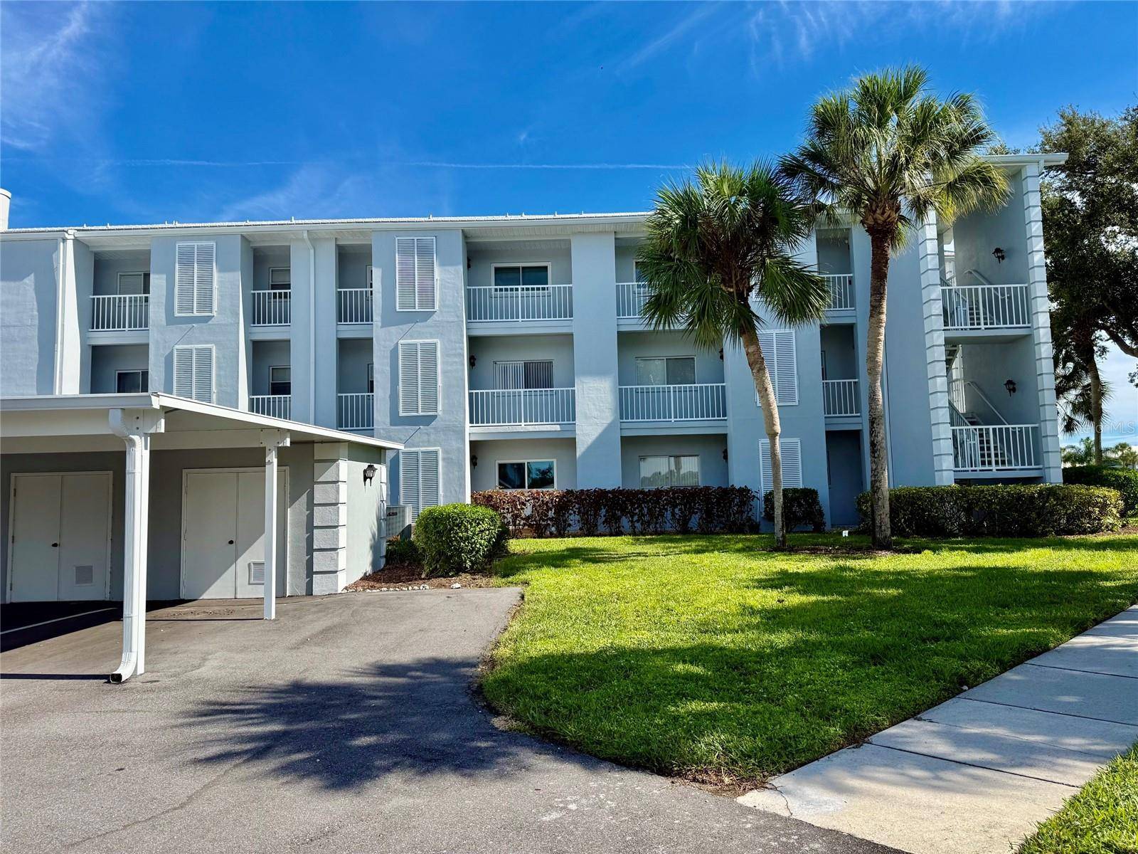 408 CERROMAR CIR S #236, Venice, FL 34293