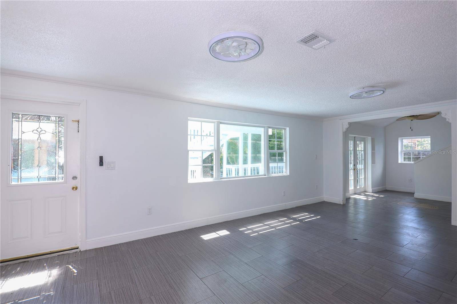 1655 DREW ST, Clearwater, FL 33755