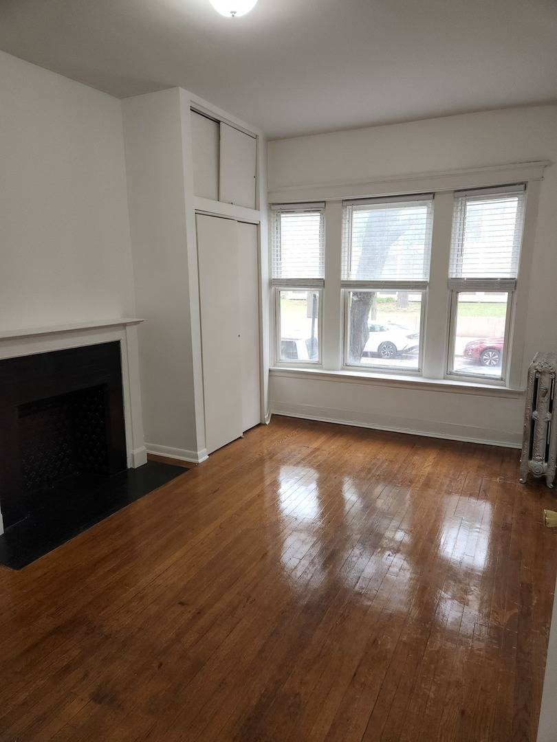 5050 S Blackstone AVE #1, Chicago, IL 60615