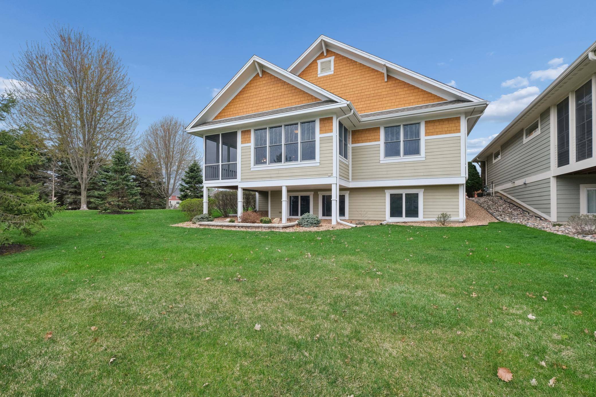1317 Waters PATH, Woodbury, MN 55129