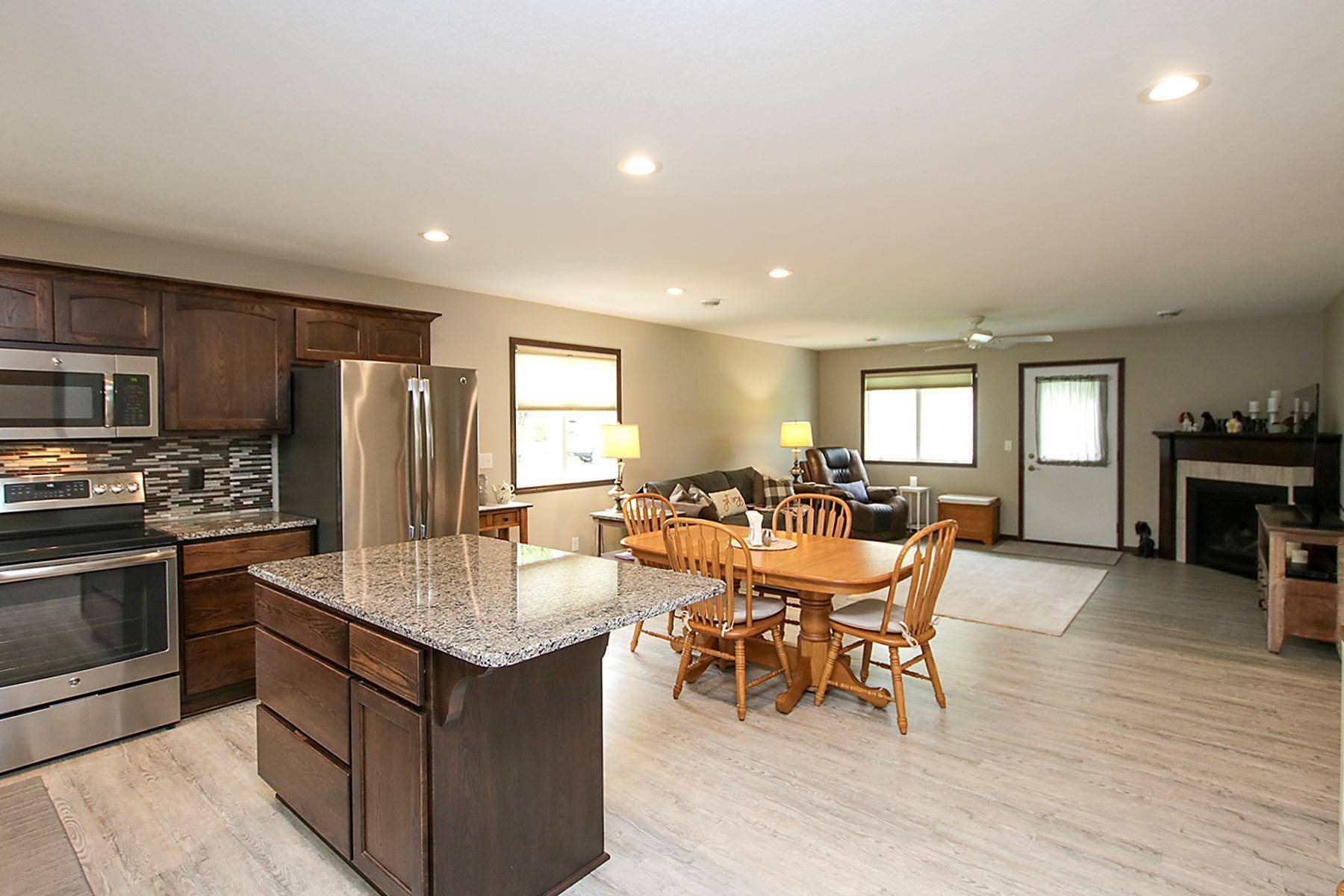 1367 Heritage AVE NW, Hutchinson, MN 55350