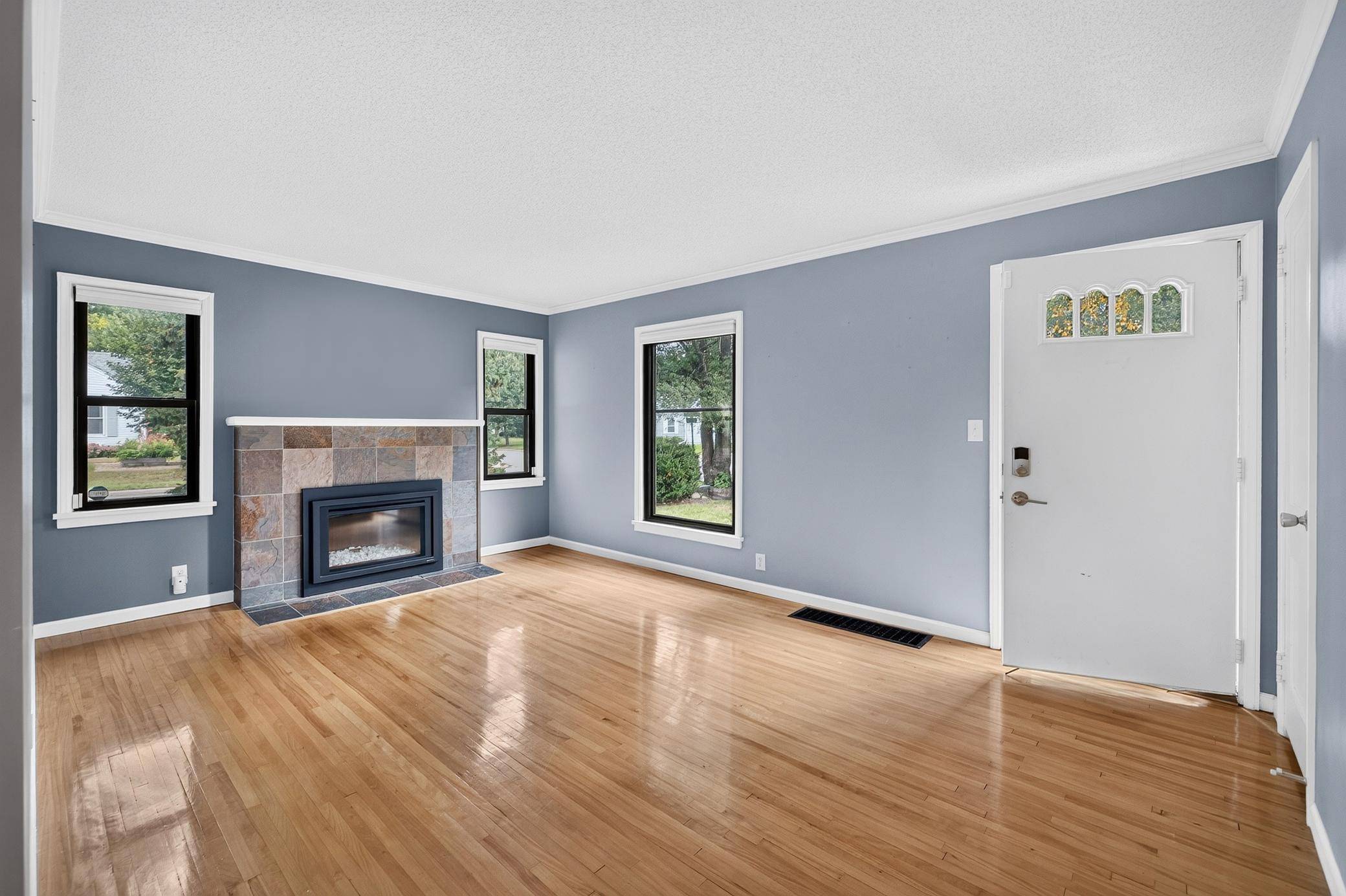 7500 3rd AVE S, Richfield, MN 55423