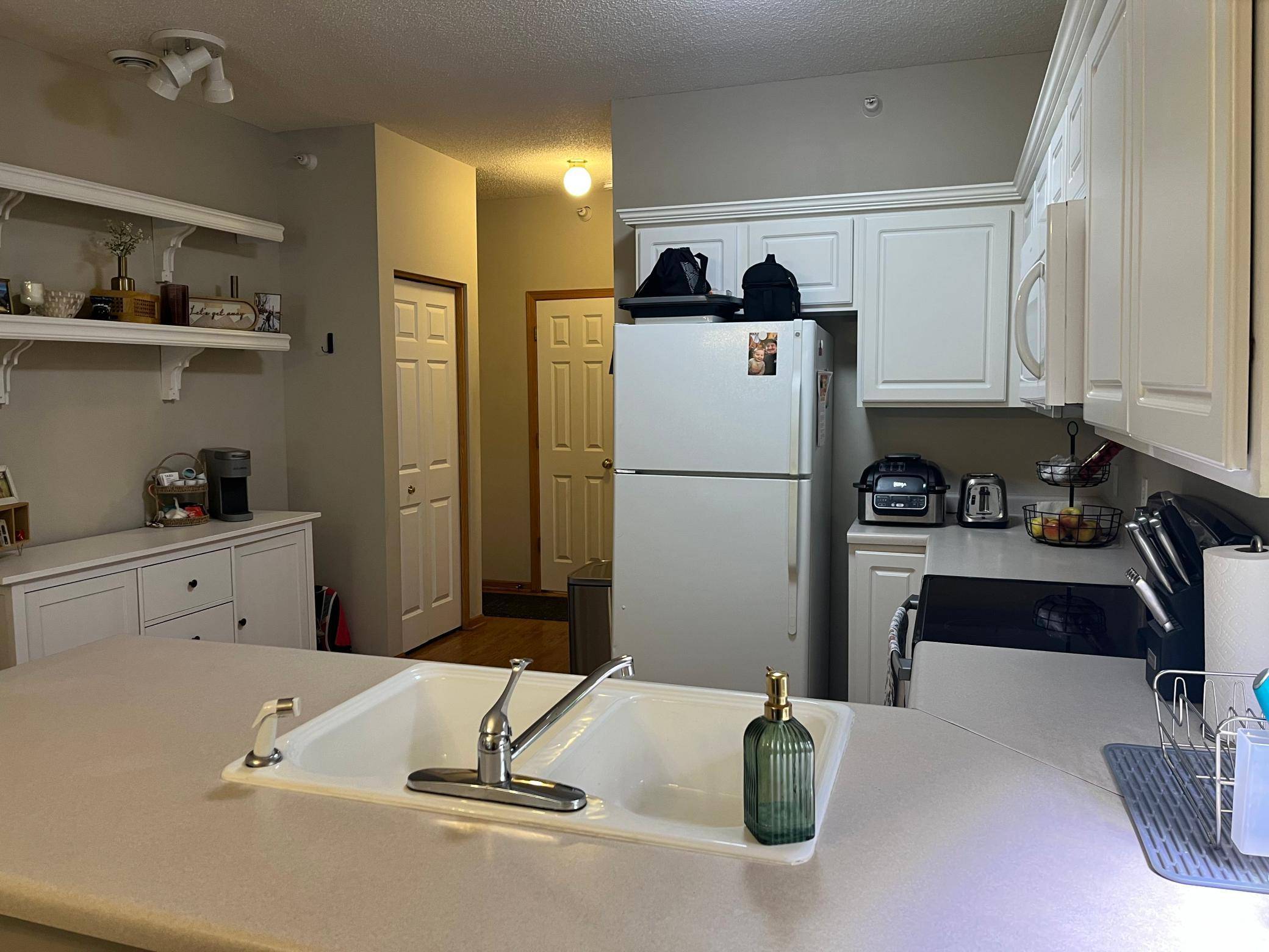 9406 Marshall RD, Eden Prairie, MN 55347